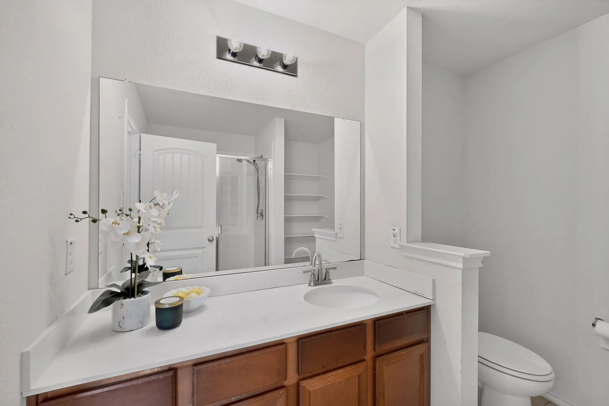Single Family Residence For Sale in Kaufman County , 2329 Julia Lane, Forney, Texas 75126, 4 Bedroom, 3 Bathroom, 2 Garage spaces, 2,108 Sqft, built in 2018, mls#21321185, Real Estate Agent in Forney, Homes For Sale in Kaufman county, Homes For Sale in Forney, Realtor in Forney Texas, Real Estate Brokerage Independent Realty Texas, Luminita Cordes Realtor