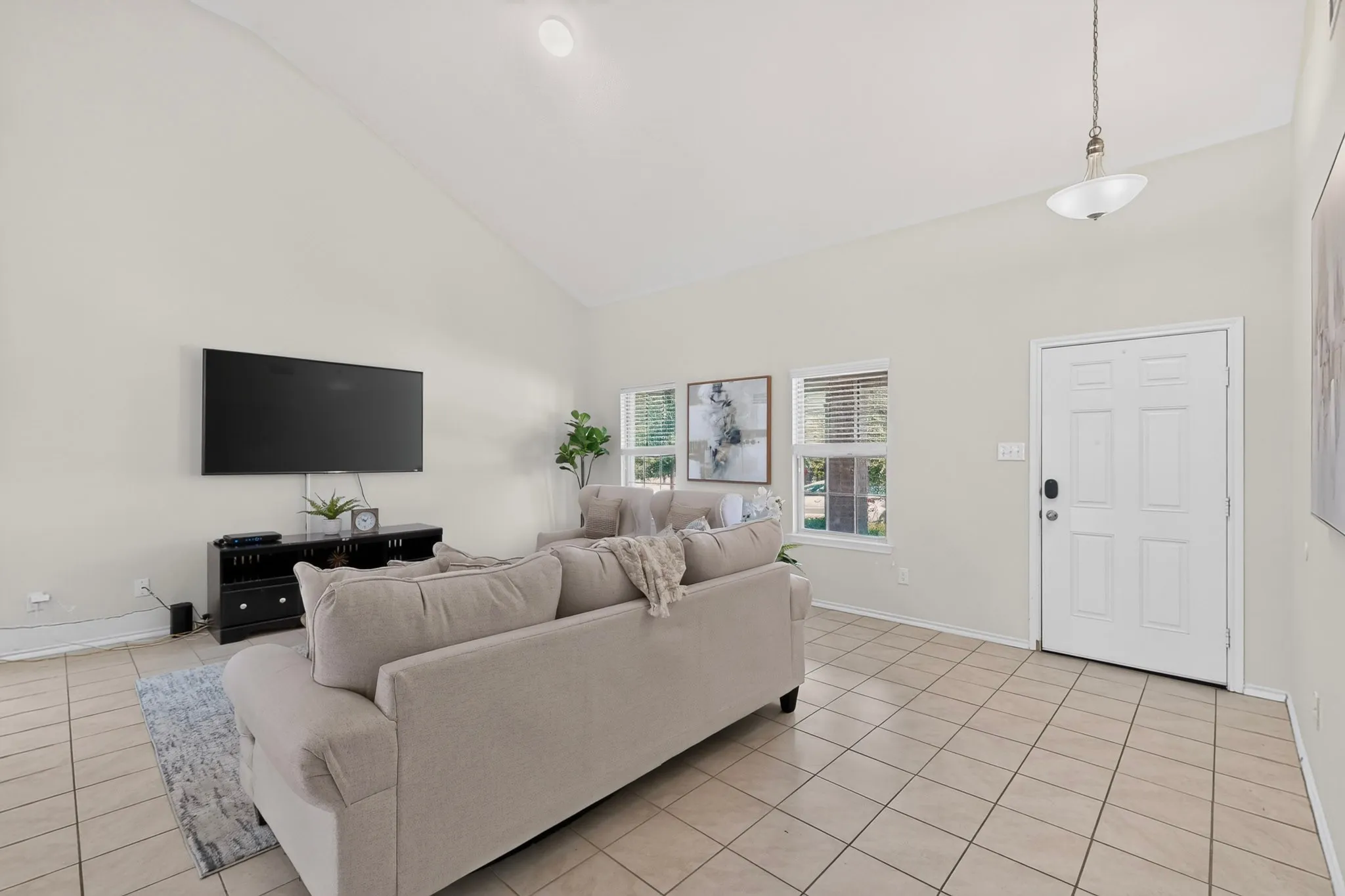 Single Family Residence For Sale in Kaufman County , 2329 Julia Lane, Forney, Texas 75126, 4 Bedroom, 3 Bathroom, 2 Garage spaces, 2,108 Sqft, built in 2018, mls#21321185, Real Estate Agent in Forney, Homes For Sale in Kaufman county, Homes For Sale in Forney, Realtor in Forney Texas, Real Estate Brokerage Independent Realty Texas, Luminita Cordes Realtor