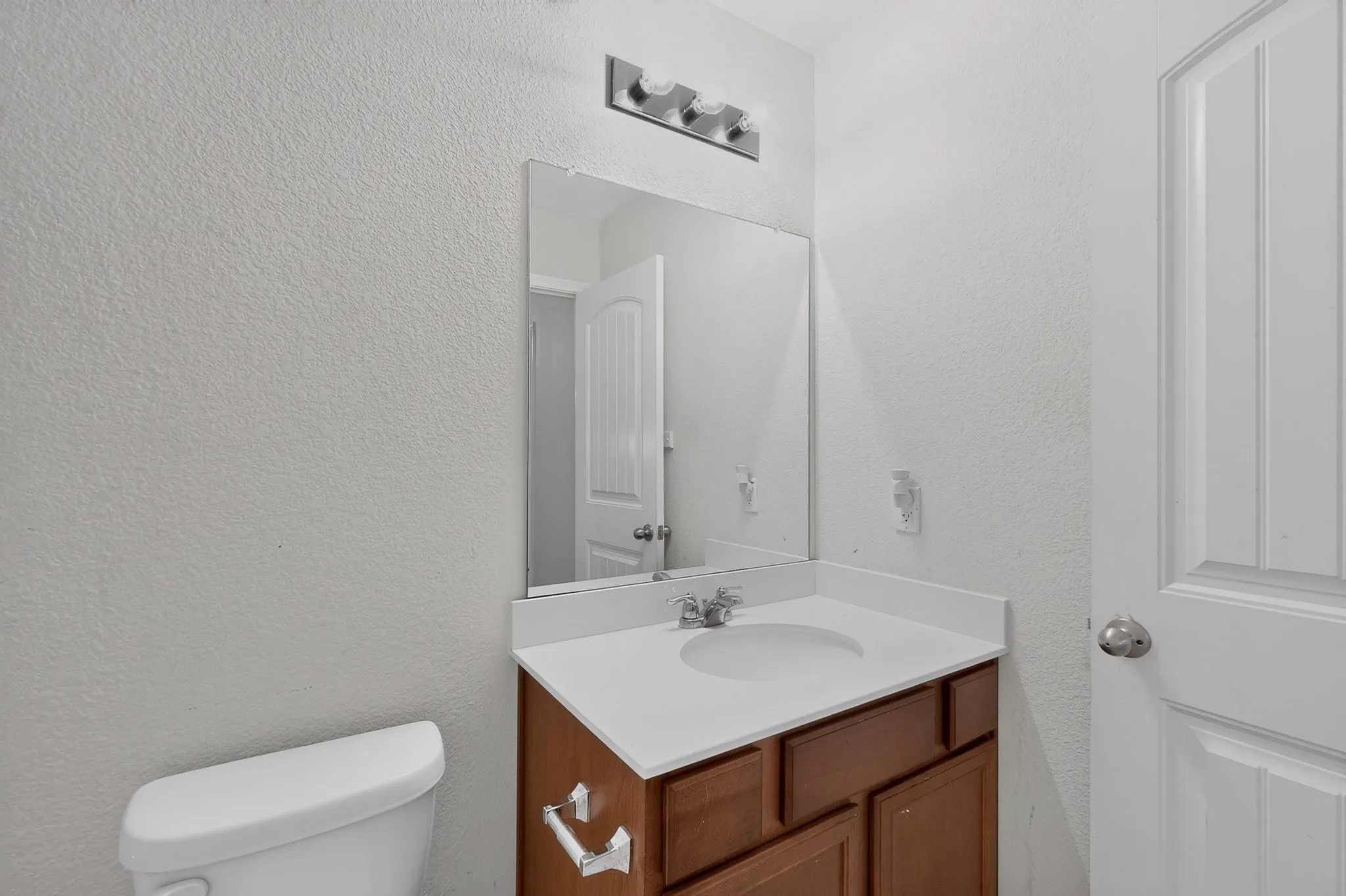 Single Family Residence For Sale in Kaufman County , 2329 Julia Lane, Forney, Texas 75126, 4 Bedroom, 3 Bathroom, 2 Garage spaces, 2,108 Sqft, built in 2018, mls#21321185, Real Estate Agent in Forney, Homes For Sale in Kaufman county, Homes For Sale in Forney, Realtor in Forney Texas, Real Estate Brokerage Independent Realty Texas, Luminita Cordes Realtor