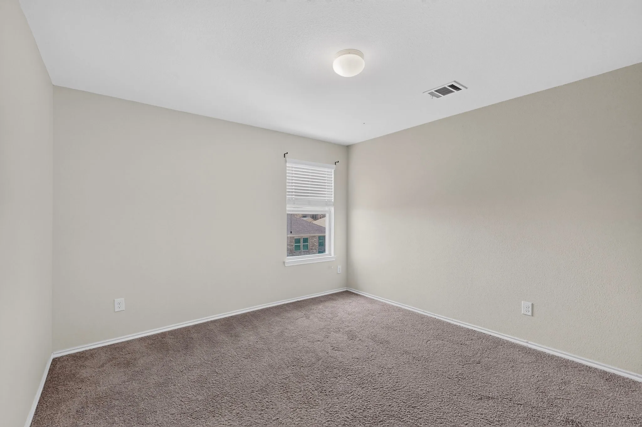 Single Family Residence For Sale in Kaufman County , 2329 Julia Lane, Forney, Texas 75126, 4 Bedroom, 3 Bathroom, 2 Garage spaces, 2,108 Sqft, built in 2018, mls#21321185, Real Estate Agent in Forney, Homes For Sale in Kaufman county, Homes For Sale in Forney, Realtor in Forney Texas, Real Estate Brokerage Independent Realty Texas, Luminita Cordes Realtor