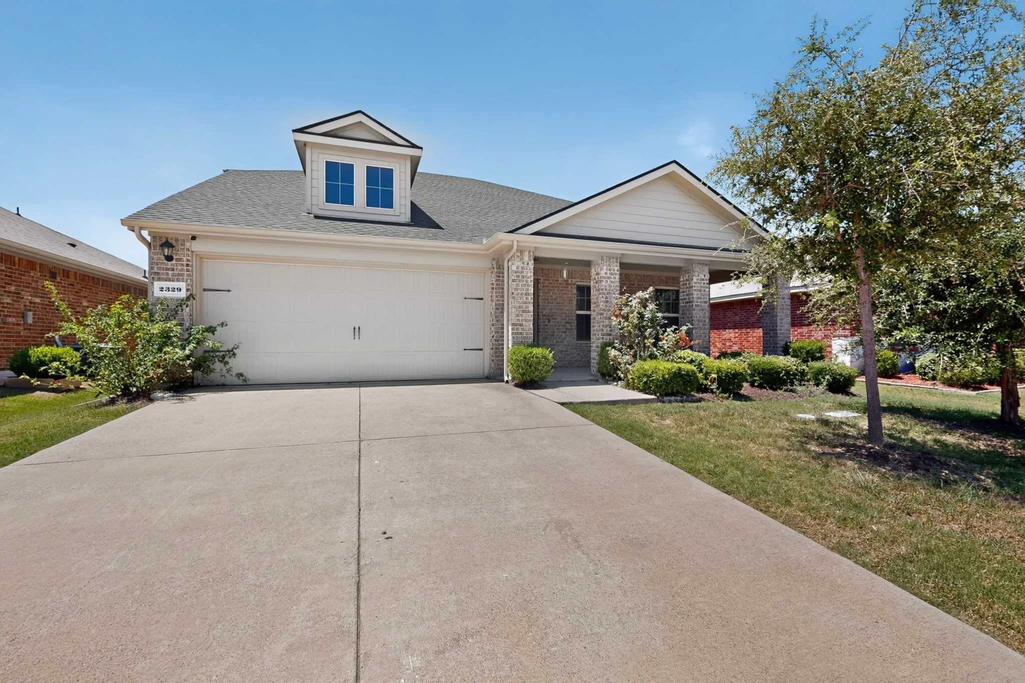 Single Family Residence For Sale in Kaufman County , 2329 Julia Lane, Forney, Texas 75126, 4 Bedroom, 3 Bathroom, 2 Garage spaces, 2,108 Sqft, built in 2018, mls#21321185, Real Estate Agent in Forney, Homes For Sale in Kaufman county, Homes For Sale in Forney, Realtor in Forney Texas, Real Estate Brokerage Independent Realty Texas, Luminita Cordes Realtor