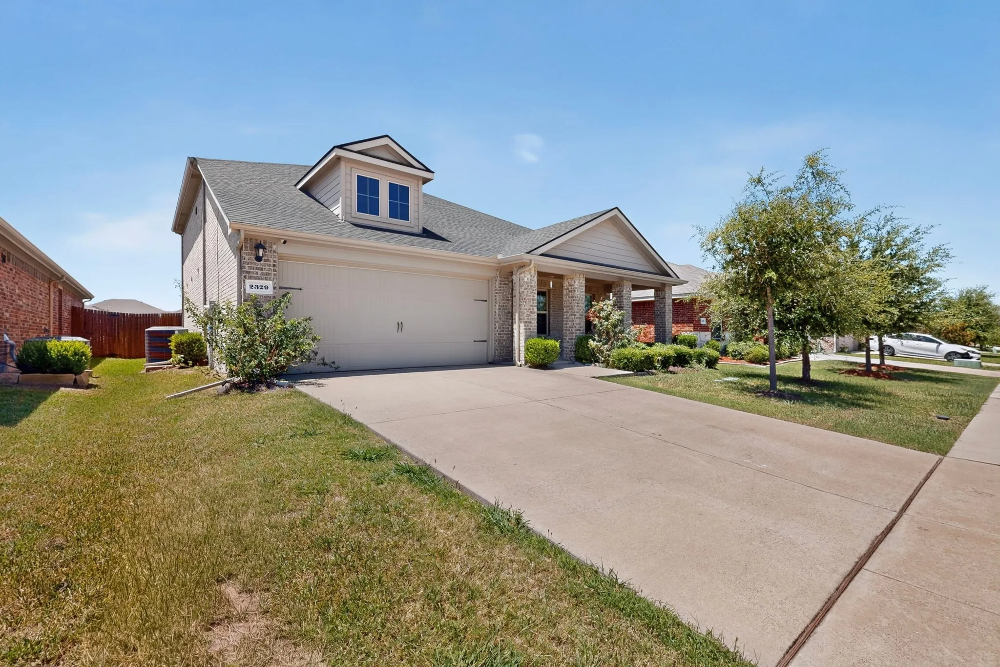 Single Family Residence For Sale in Kaufman County , 2329 Julia Lane, Forney, Texas 75126, 4 Bedroom, 3 Bathroom, 2 Garage spaces, 2,108 Sqft, built in 2018, mls#21321185, Real Estate Agent in Forney, Homes For Sale in Kaufman county, Homes For Sale in Forney, Realtor in Forney Texas, Real Estate Brokerage Independent Realty Texas, Luminita Cordes Realtor