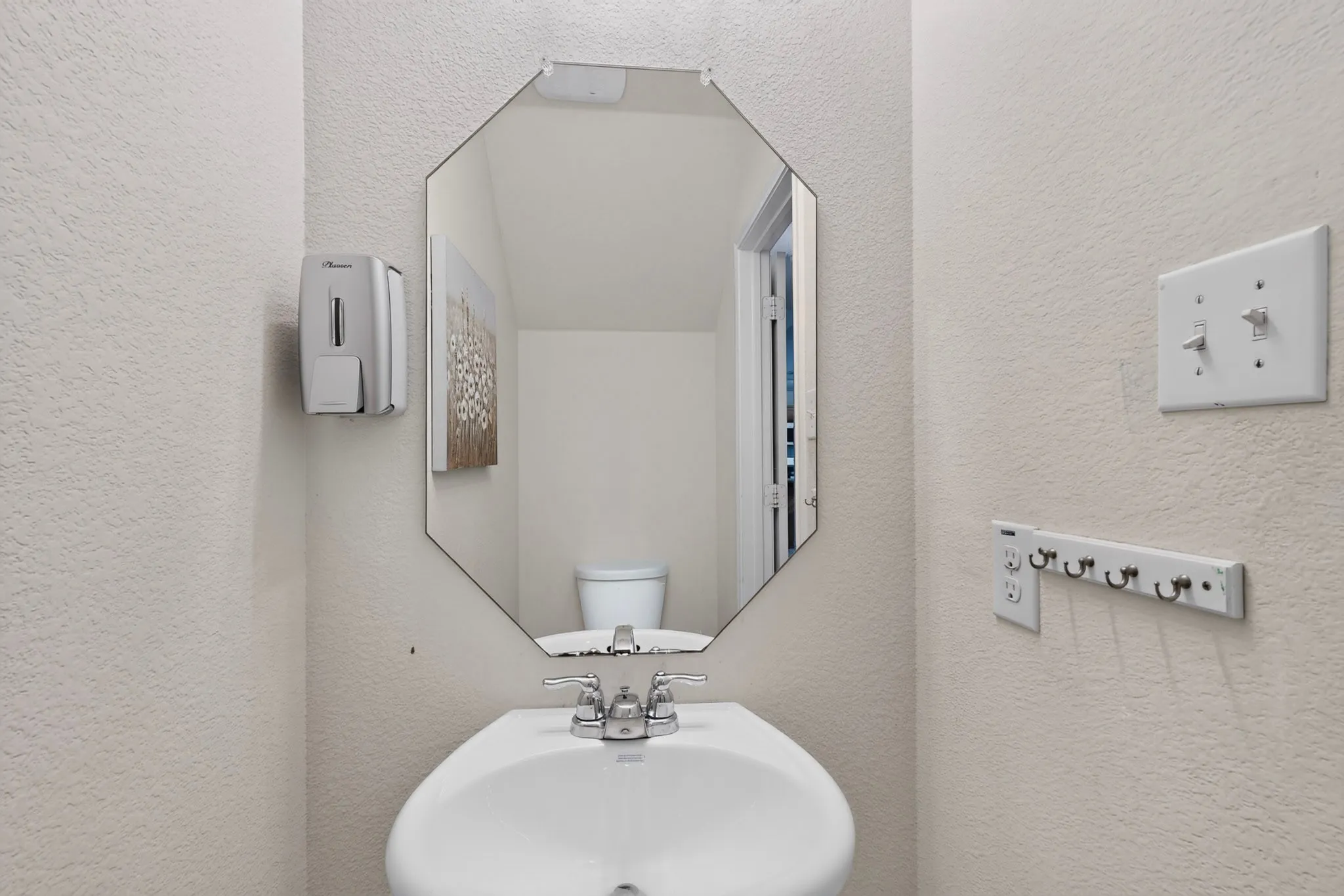 Single Family Residence For Sale in Kaufman County , 2329 Julia Lane, Forney, Texas 75126, 4 Bedroom, 3 Bathroom, 2 Garage spaces, 2,108 Sqft, built in 2018, mls#21321185, Real Estate Agent in Forney, Homes For Sale in Kaufman county, Homes For Sale in Forney, Realtor in Forney Texas, Real Estate Brokerage Independent Realty Texas, Luminita Cordes Realtor