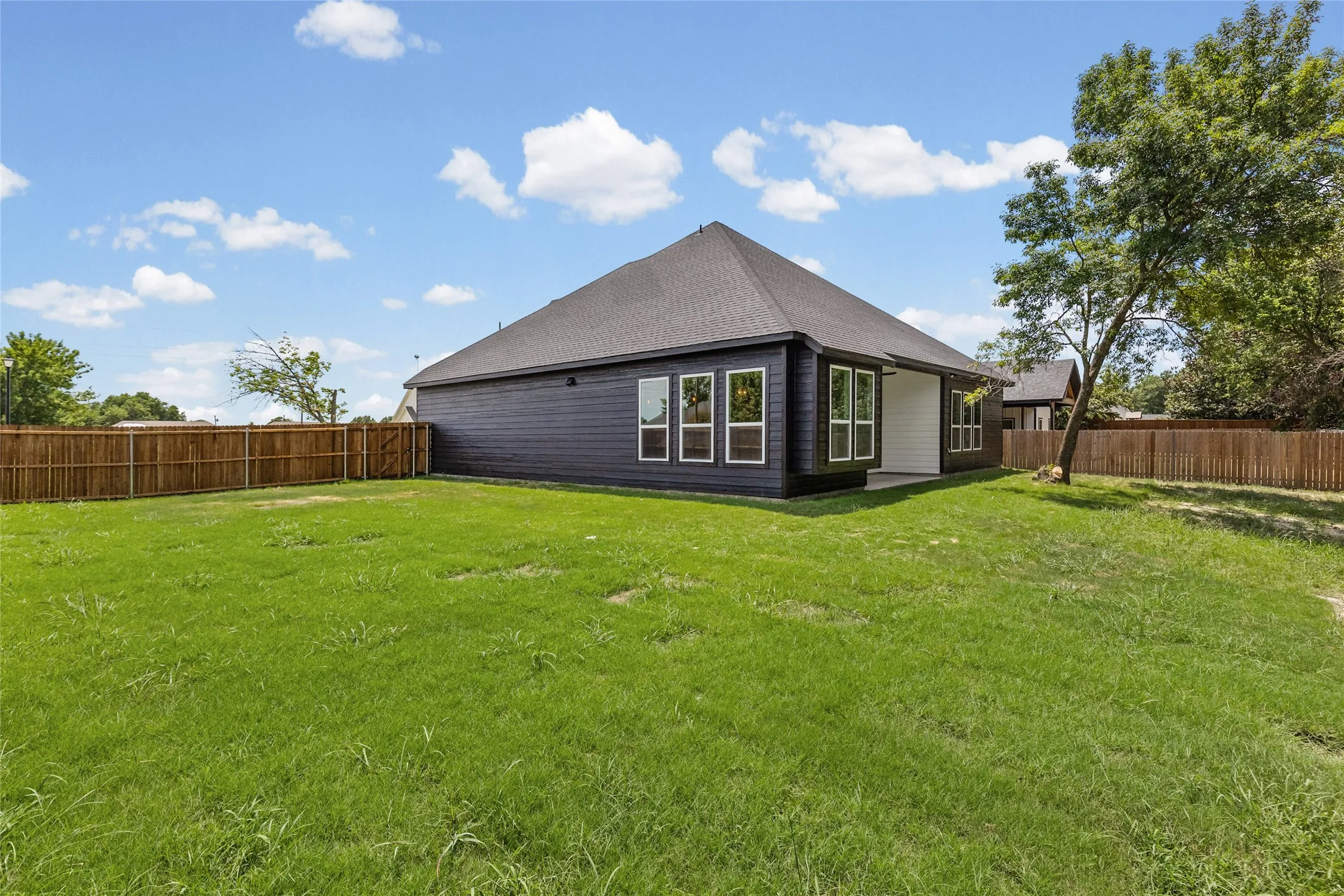 Single Family Residence For Sale in Hunt County , 1500 Deer Trail, Commerce, Texas 75428, 4 Bedroom, 3 Bathroom, 2 Garage spaces, 2,356 Sqft, built in 2026, mls#21345726, Real Estate Agent in Commerce, Homes For Sale in Hunt county, Homes For Sale in Commerce, Realtor in Commerce Texas, Real Estate Brokerage Independent Realty Texas, Luminita Cordes Realtor