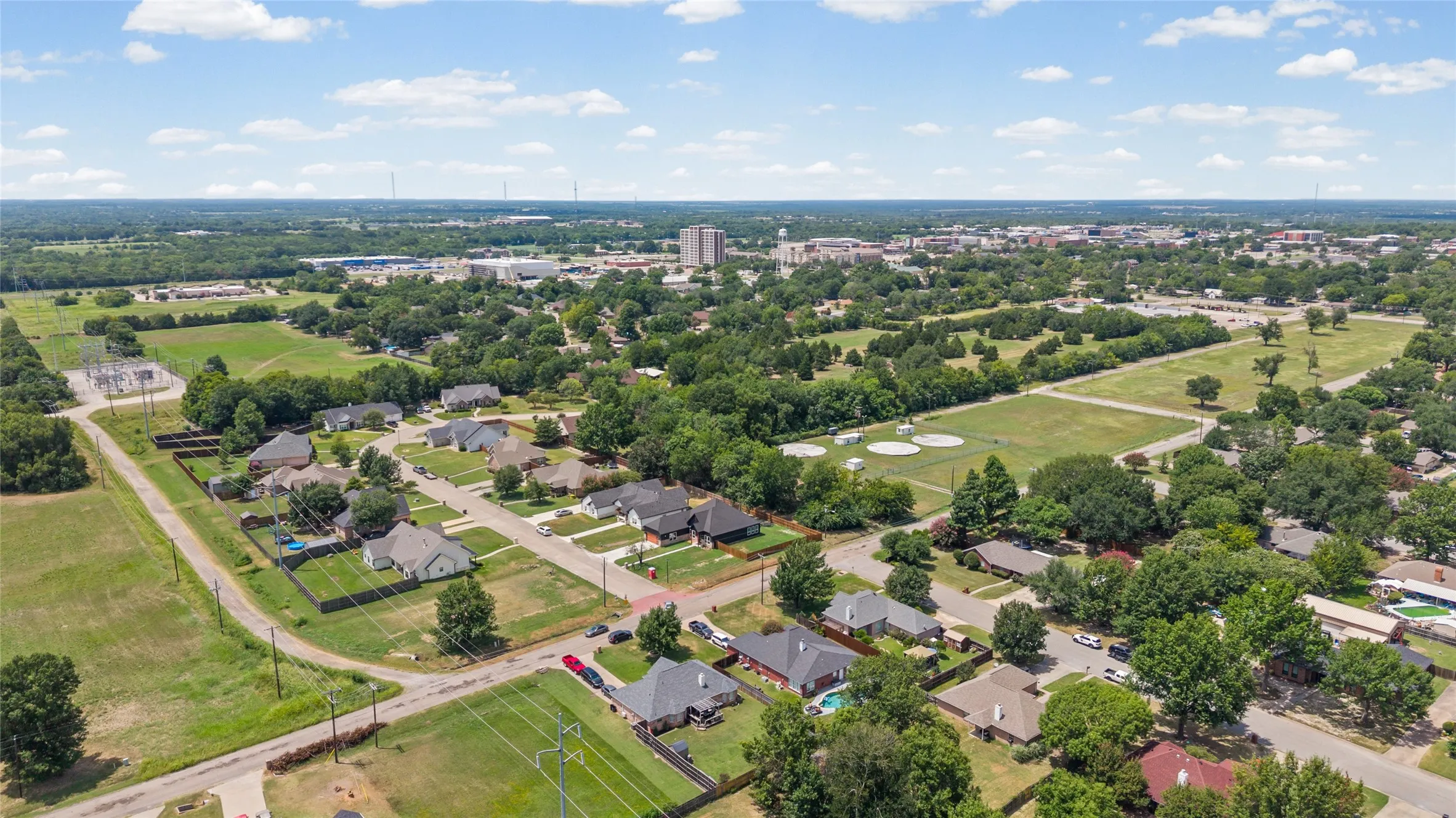 Single Family Residence For Sale in Hunt County , 1500 Deer Trail, Commerce, Texas 75428, 4 Bedroom, 3 Bathroom, 2 Garage spaces, 2,356 Sqft, built in 2026, mls#21345726, Real Estate Agent in Commerce, Homes For Sale in Hunt county, Homes For Sale in Commerce, Realtor in Commerce Texas, Real Estate Brokerage Independent Realty Texas, Luminita Cordes Realtor