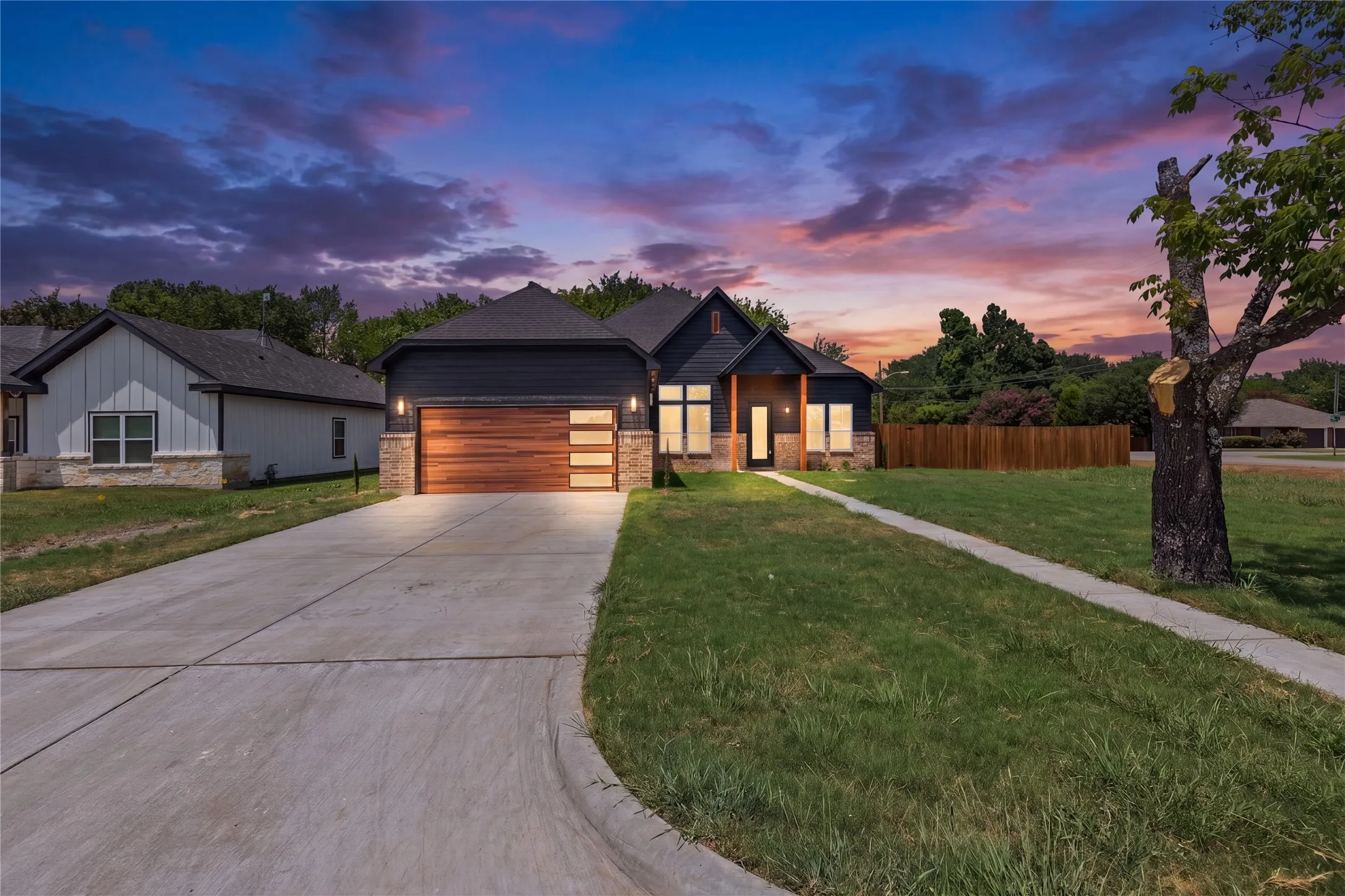 Single Family Residence For Sale in Hunt County , 1500 Deer Trail, Commerce, Texas 75428, 4 Bedroom, 3 Bathroom, 2 Garage spaces, 2,356 Sqft, built in 2026, mls#21345726, Real Estate Agent in Commerce, Homes For Sale in Hunt county, Homes For Sale in Commerce, Realtor in Commerce Texas, Real Estate Brokerage Independent Realty Texas, Luminita Cordes Realtor
