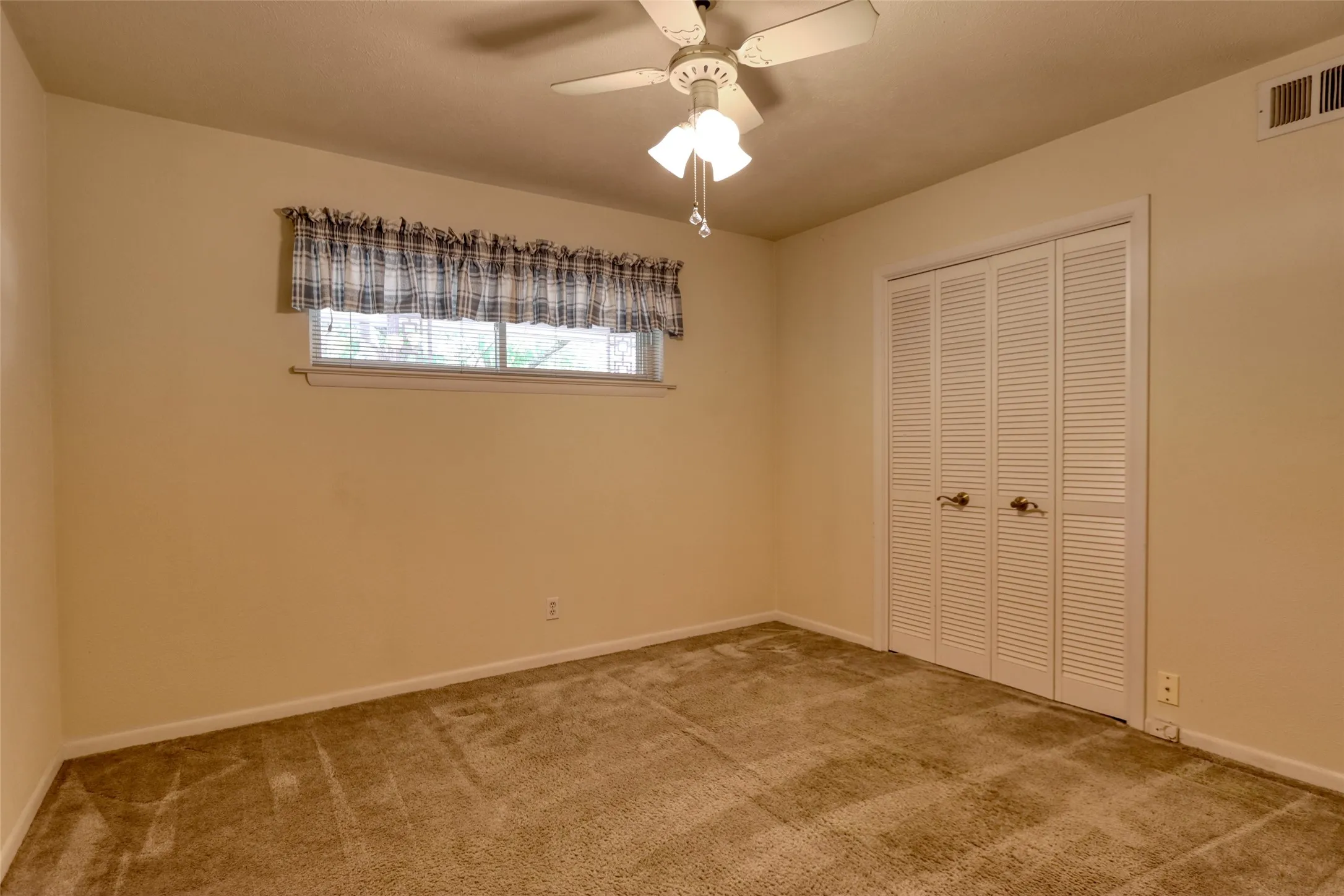 Single Family Residence For Sale in Dallas County , 938 Nature Drive, Duncanville, Texas 75116, 3 Bedroom, 2 Bathroom, 2 Garage spaces, 1,600 Sqft, built in 1963, mls#21345588, Real Estate Agent in Duncanville, Homes For Sale in Dallas county, Homes For Sale in Duncanville, Realtor in Duncanville Texas, Real Estate Brokerage Independent Realty Texas, Luminita Cordes Realtor