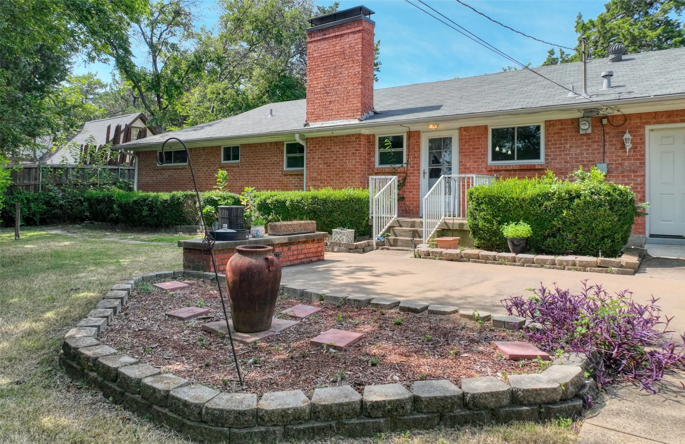 Single Family Residence For Sale in Dallas County , 938 Nature Drive, Duncanville, Texas 75116, 3 Bedroom, 2 Bathroom, 2 Garage spaces, 1,600 Sqft, built in 1963, mls#21345588, Real Estate Agent in Duncanville, Homes For Sale in Dallas county, Homes For Sale in Duncanville, Realtor in Duncanville Texas, Real Estate Brokerage Independent Realty Texas, Luminita Cordes Realtor