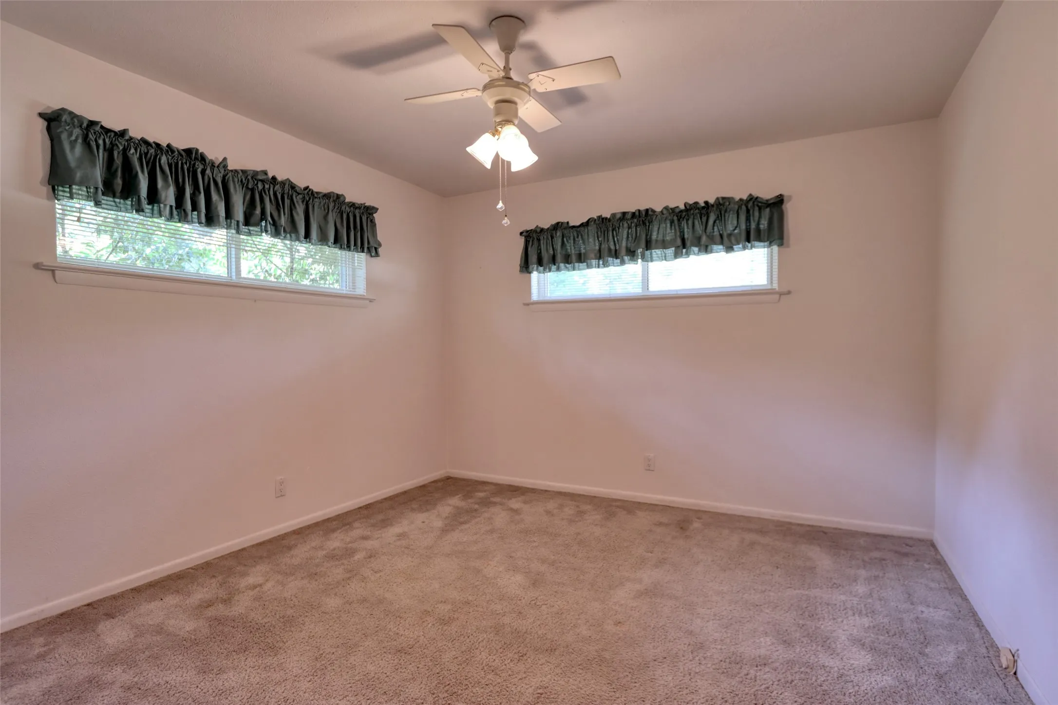 Single Family Residence For Sale in Dallas County , 938 Nature Drive, Duncanville, Texas 75116, 3 Bedroom, 2 Bathroom, 2 Garage spaces, 1,600 Sqft, built in 1963, mls#21345588, Real Estate Agent in Duncanville, Homes For Sale in Dallas county, Homes For Sale in Duncanville, Realtor in Duncanville Texas, Real Estate Brokerage Independent Realty Texas, Luminita Cordes Realtor