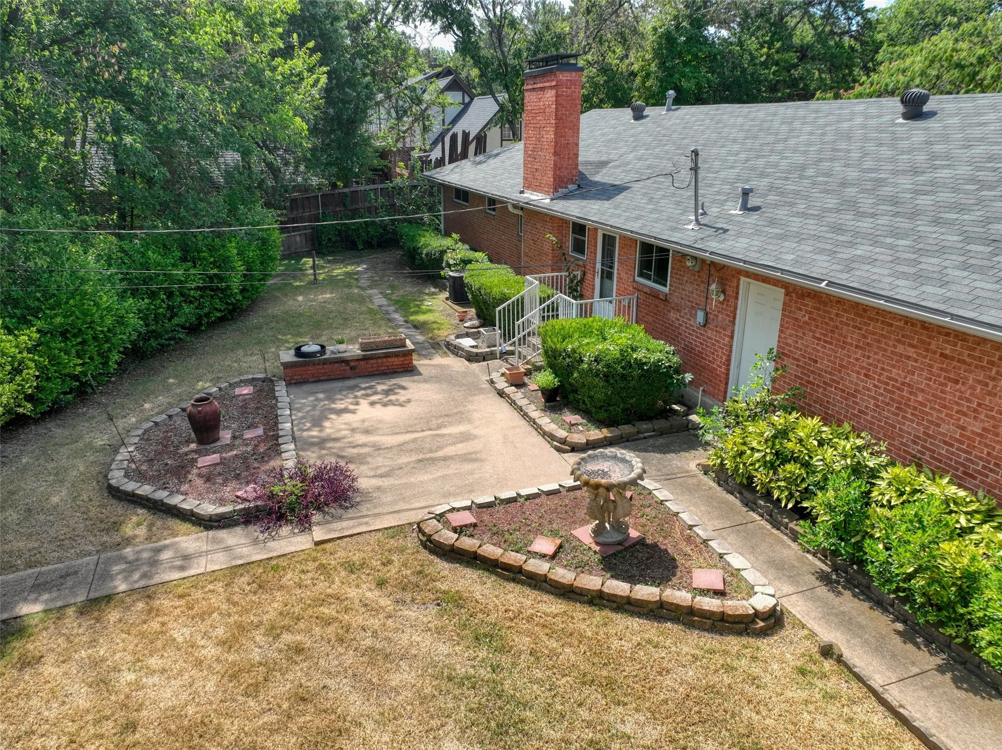 Single Family Residence For Sale in Dallas County , 938 Nature Drive, Duncanville, Texas 75116, 3 Bedroom, 2 Bathroom, 2 Garage spaces, 1,600 Sqft, built in 1963, mls#21345588, Real Estate Agent in Duncanville, Homes For Sale in Dallas county, Homes For Sale in Duncanville, Realtor in Duncanville Texas, Real Estate Brokerage Independent Realty Texas, Luminita Cordes Realtor