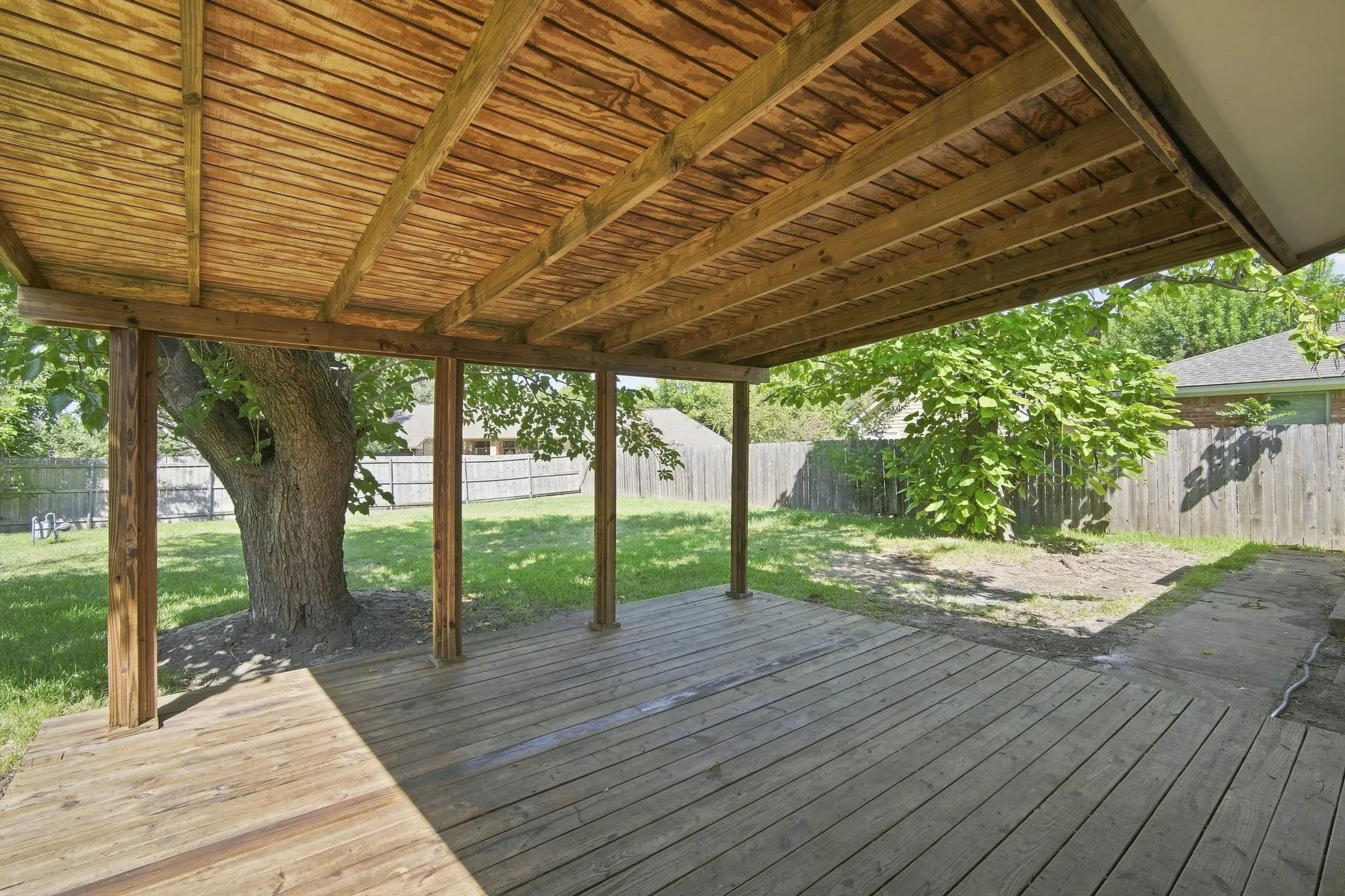 Single Family Residence For Sale in Ellis County , 1109 Williamsburg Drive, Ennis, Texas 75119, 3 Bedroom, 2 Bathroom, 2 Garage spaces, 1,332 Sqft, built in 1964, mls#21344734, Real Estate Agent in Ennis, Homes For Sale in Ellis county, Homes For Sale in Ennis, Realtor in Ennis Texas, Real Estate Brokerage Independent Realty Texas, Luminita Cordes Realtor