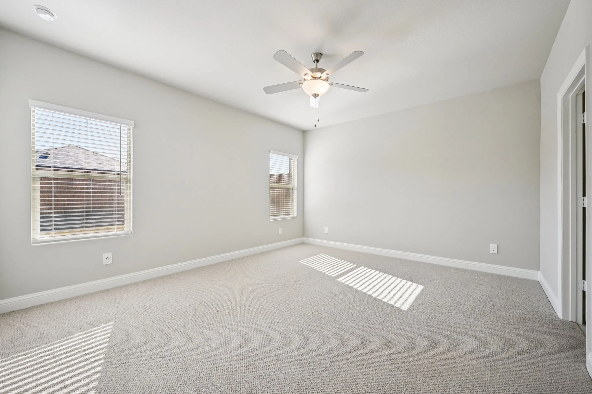  Photo is not of the actual home, but is an inspirational photo of builder’s model home and may depict options, furnishings, and/or decorator features that are not included.
