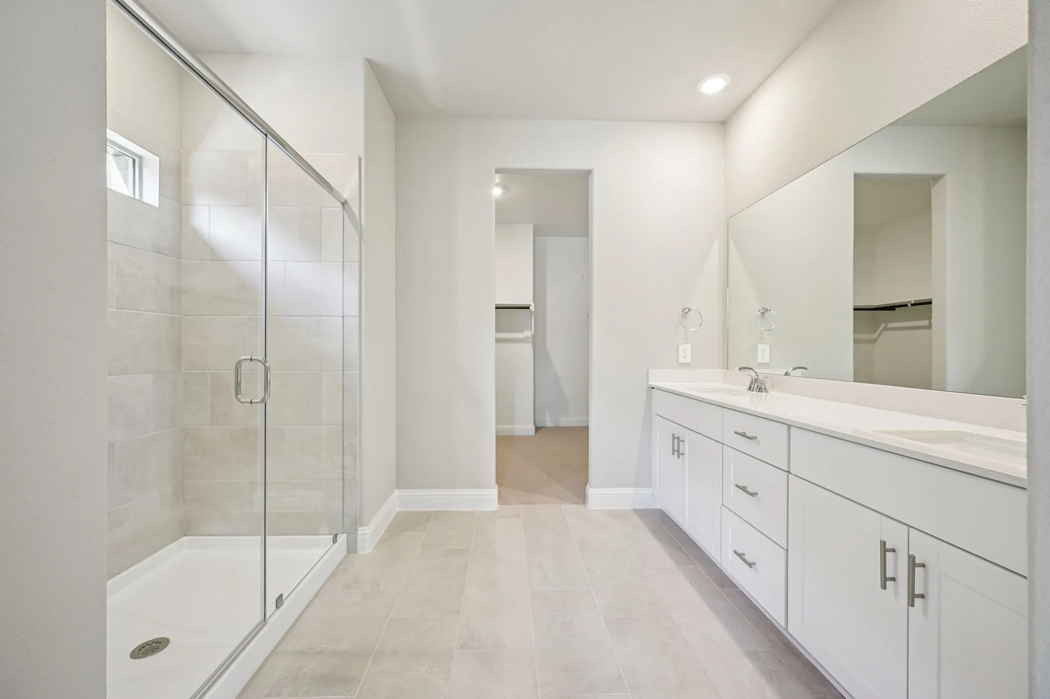  Photo is not of the actual home, but is an inspirational photo of builder’s model home and may depict options, furnishings, and/or decorator features that are not included.
