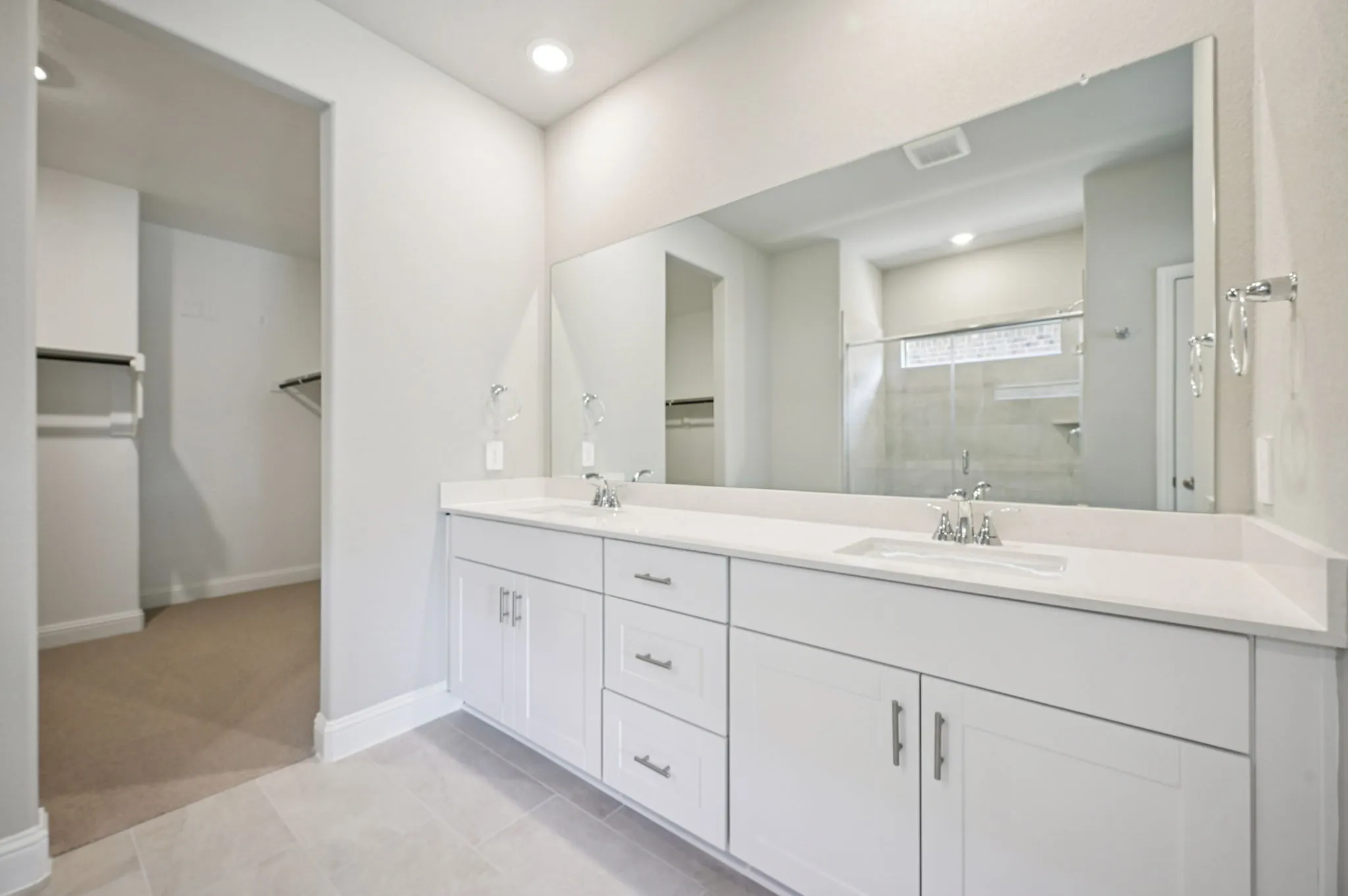  Photo is not of the actual home, but is an inspirational photo of builder’s model home and may depict options, furnishings, and/or decorator features that are not included.
