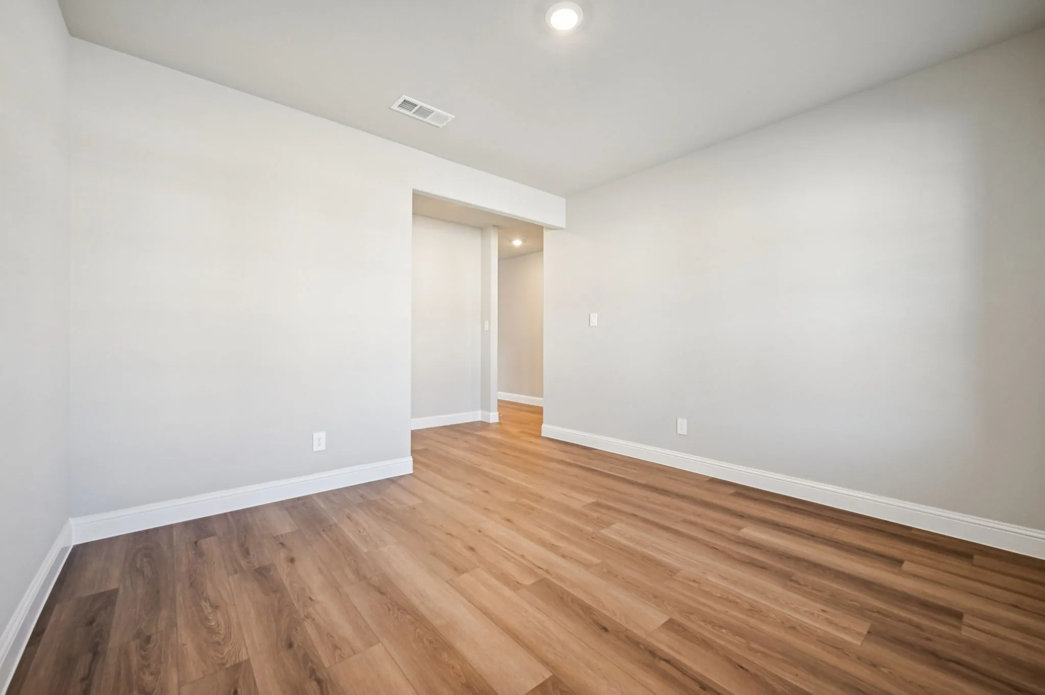  Photo is not of the actual home, but is an inspirational photo of builder’s model home and may depict options, furnishings, and/or decorator features that are not included.
