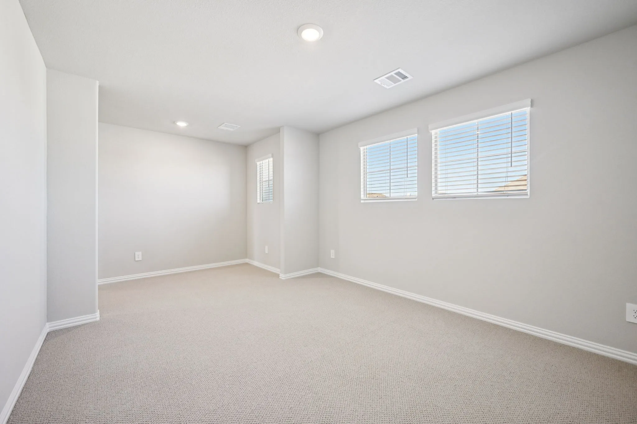 Photo is not of the actual home, but is an inspirational photo of builder’s model home and may depict options, furnishings, and/or decorator features that are not included.
