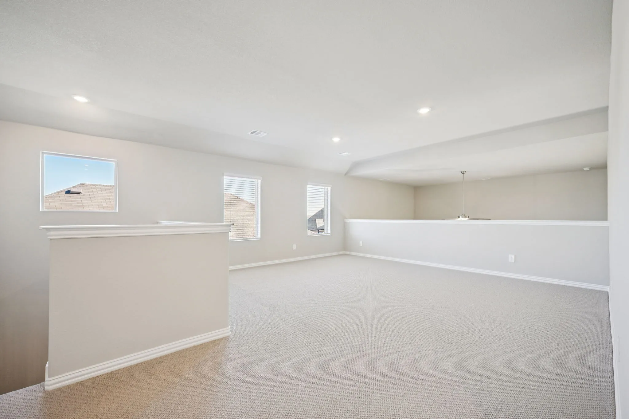  Photo is not of the actual home, but is an inspirational photo of builder’s model home and may depict options, furnishings, and/or decorator features that are not included.
