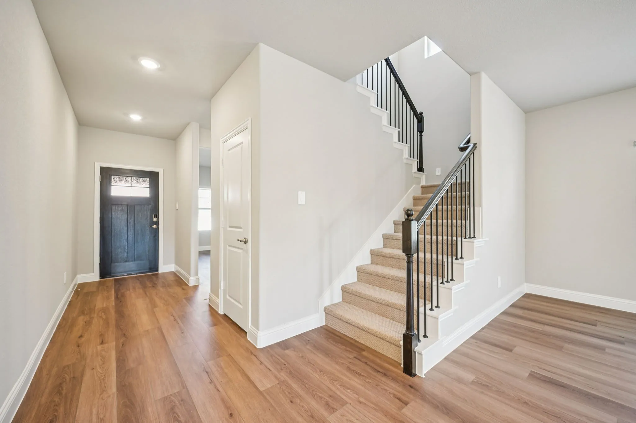  Photo is not of the actual home, but is an inspirational photo of builder’s model home and may depict options, furnishings, and/or decorator features that are not included.
