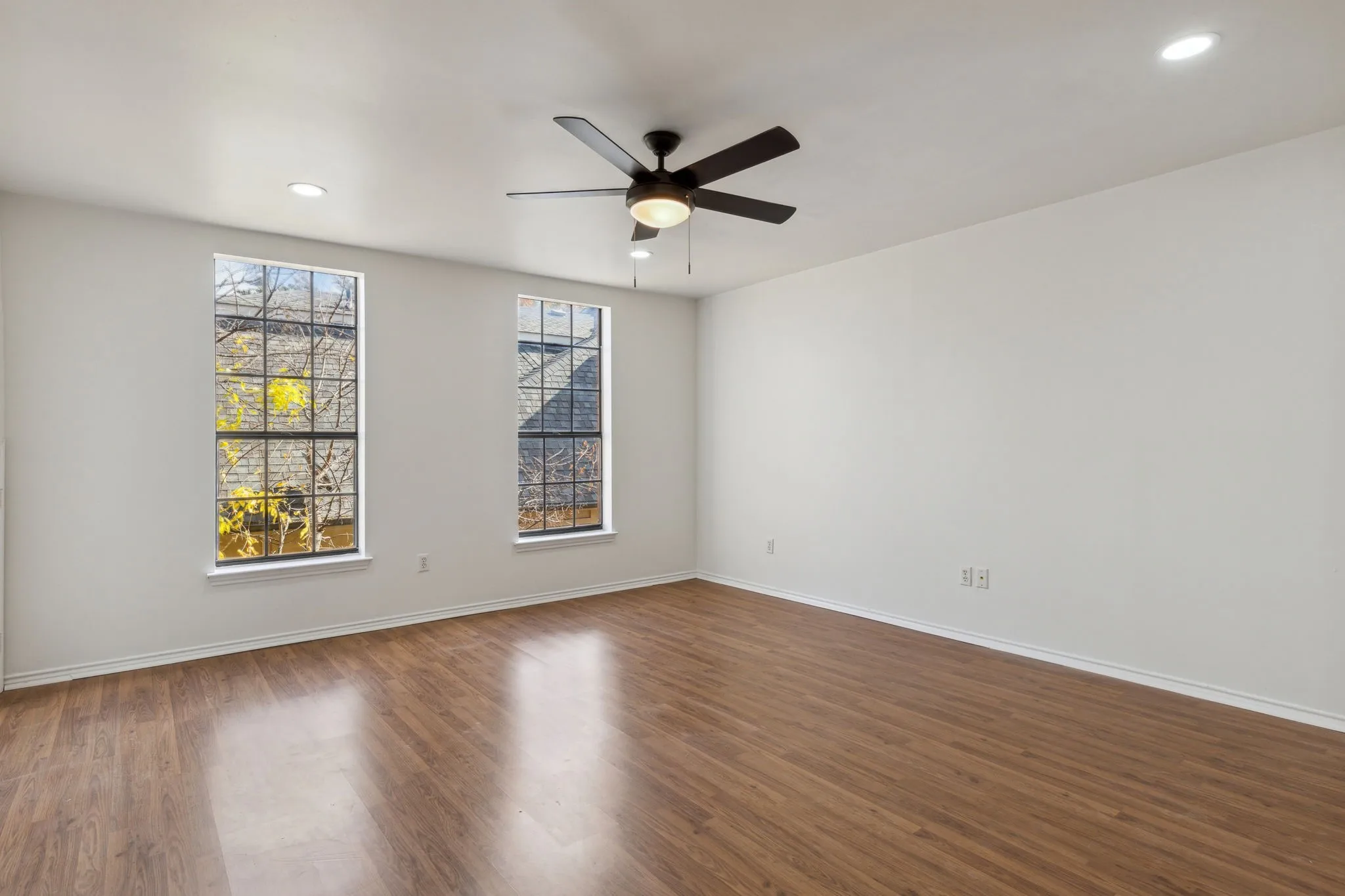 Townhouse For Rent in Dallas County , 4111 Herschel Avenue, Dallas, Texas 75219, 2 Bedroom, 2 Bathroom, 1 Garage spaces, 1,516 Sqft, built in 1984, mls#21345819, Real Estate Agent in Dallas, Homes For Rent in Dallas county, Homes For Rent in Dallas, Realtor in Dallas Texas, Real Estate Brokerage Independent Realty Texas, Luminita Cordes Realtor