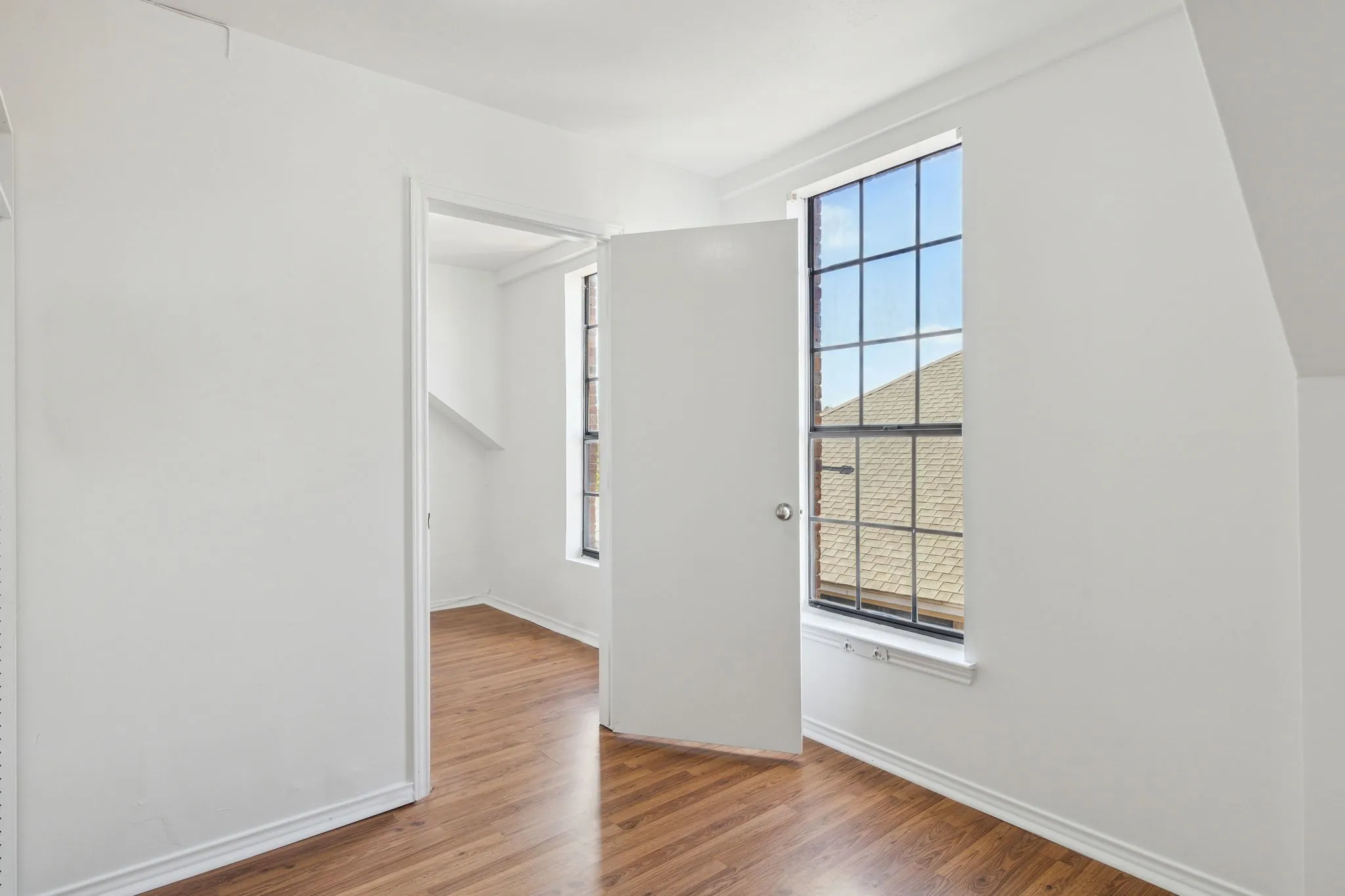 Townhouse For Rent in Dallas County , 4111 Herschel Avenue, Dallas, Texas 75219, 2 Bedroom, 2 Bathroom, 1 Garage spaces, 1,516 Sqft, built in 1984, mls#21345819, Real Estate Agent in Dallas, Homes For Rent in Dallas county, Homes For Rent in Dallas, Realtor in Dallas Texas, Real Estate Brokerage Independent Realty Texas, Luminita Cordes Realtor
