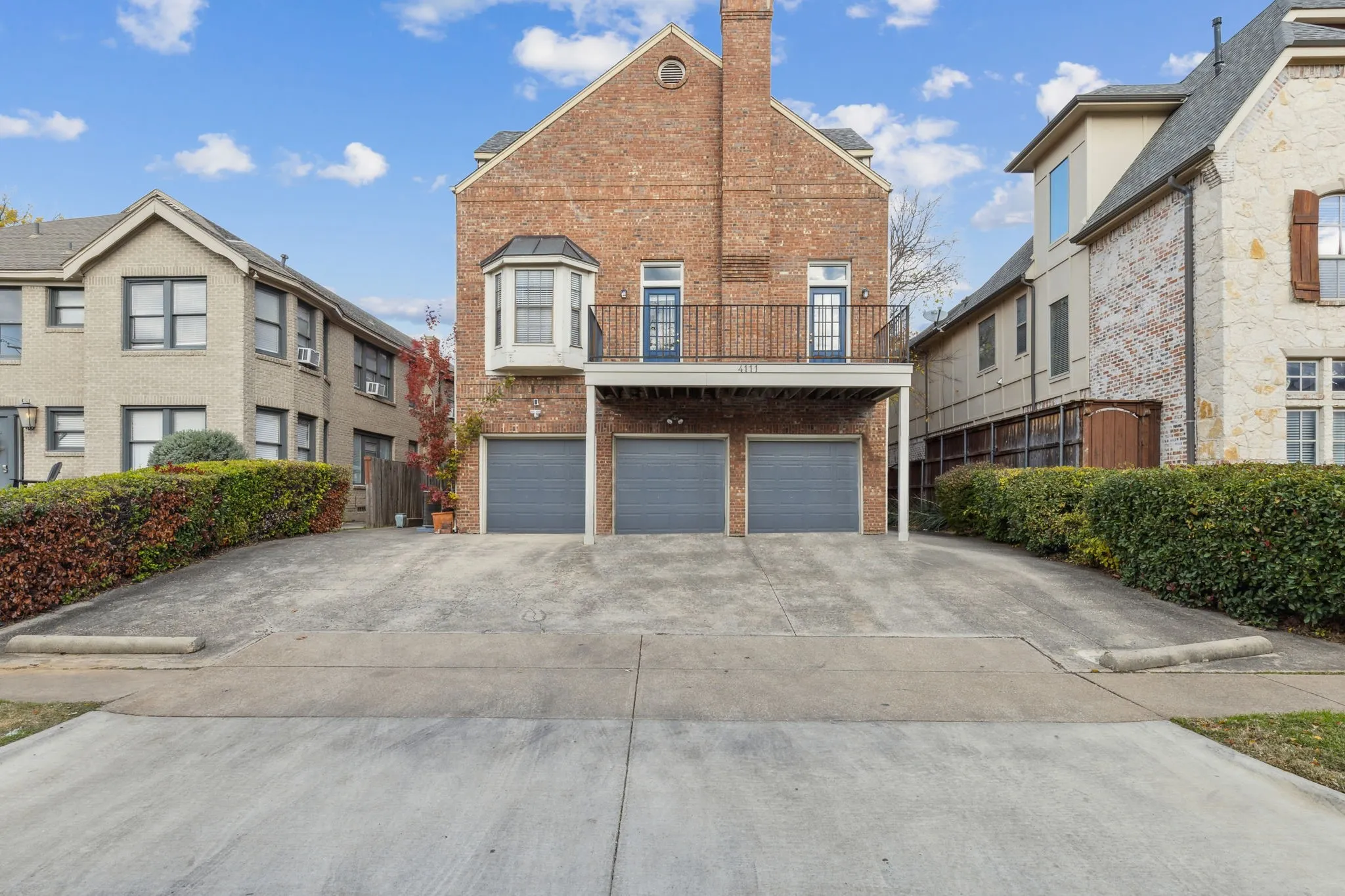 Townhouse For Rent in Dallas County , 4111 Herschel Avenue, Dallas, Texas 75219, 2 Bedroom, 2 Bathroom, 1 Garage spaces, 1,516 Sqft, built in 1984, mls#21345819, Real Estate Agent in Dallas, Homes For Rent in Dallas county, Homes For Rent in Dallas, Realtor in Dallas Texas, Real Estate Brokerage Independent Realty Texas, Luminita Cordes Realtor