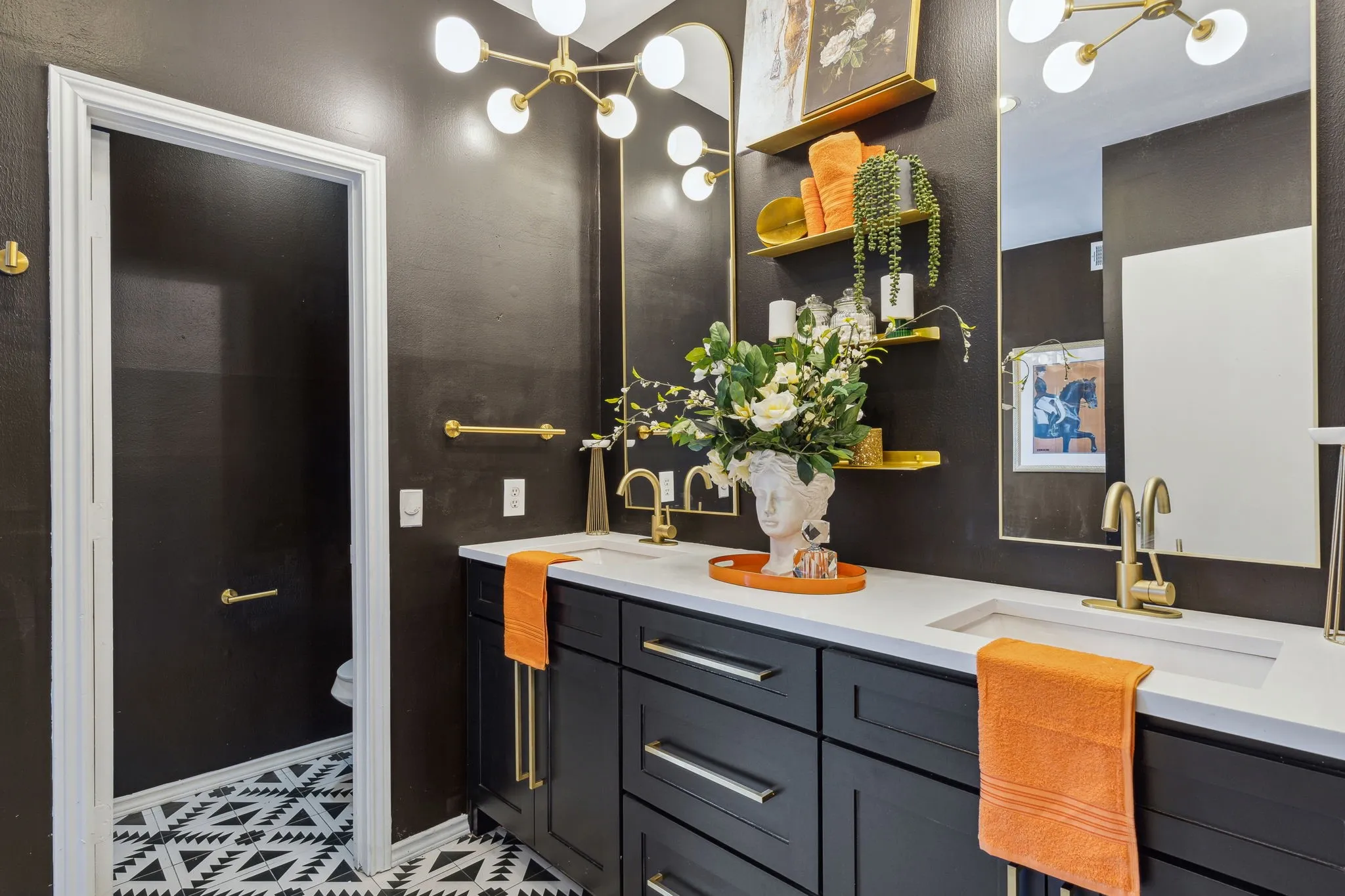 Townhouse For Rent in Dallas County , 4111 Herschel Avenue, Dallas, Texas 75219, 2 Bedroom, 2 Bathroom, 1 Garage spaces, 1,516 Sqft, built in 1984, mls#21345819, Real Estate Agent in Dallas, Homes For Rent in Dallas county, Homes For Rent in Dallas, Realtor in Dallas Texas, Real Estate Brokerage Independent Realty Texas, Luminita Cordes Realtor