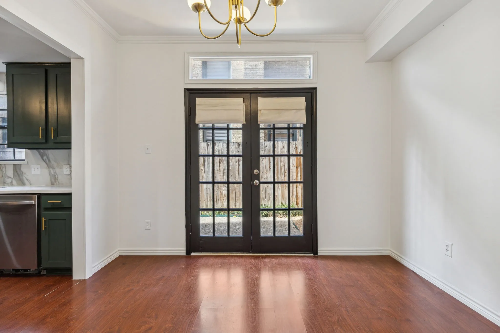 Townhouse For Rent in Dallas County , 4111 Herschel Avenue, Dallas, Texas 75219, 2 Bedroom, 2 Bathroom, 1 Garage spaces, 1,516 Sqft, built in 1984, mls#21345819, Real Estate Agent in Dallas, Homes For Rent in Dallas county, Homes For Rent in Dallas, Realtor in Dallas Texas, Real Estate Brokerage Independent Realty Texas, Luminita Cordes Realtor