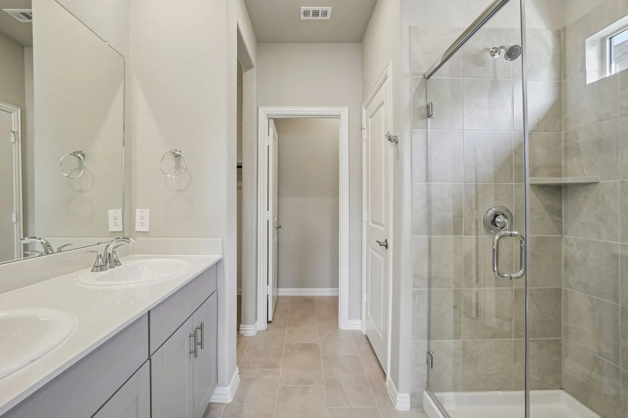 Photo is not of the actual home, but is an inspirational photo of builder’s model home and may depict options, furnishings, and/or decorator features that are not included.