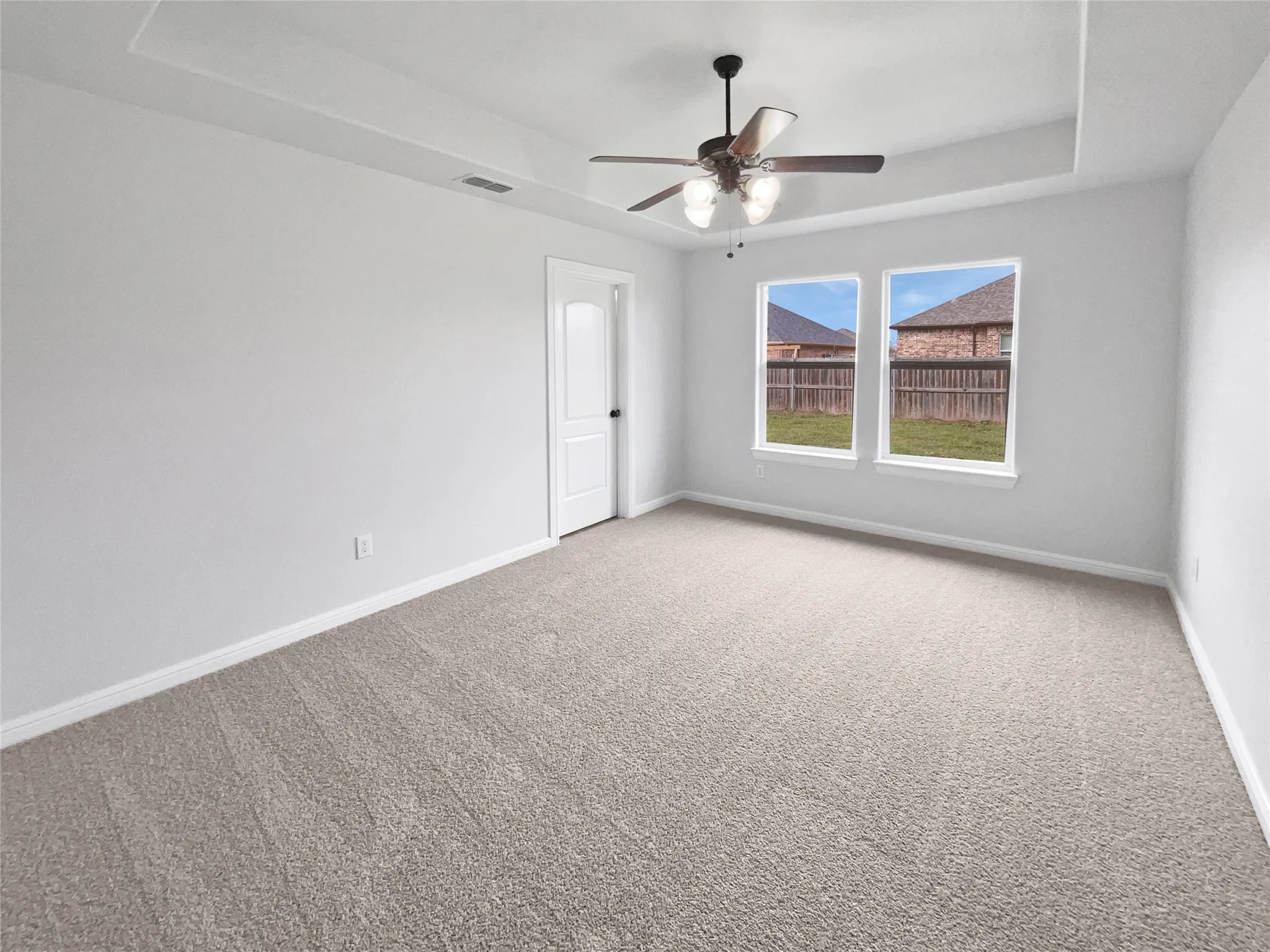 Single Family Residence For Sale in Ellis County , 112 Halifax Circle, Palmer, Texas 75152, 3 Bedroom, 2 Bathroom, 2 Garage spaces, 1,540 Sqft, built in 2016, mls#21345830, Real Estate Agent in Palmer, Homes For Sale in Ellis county, Homes For Sale in Palmer, Realtor in Palmer Texas, Real Estate Brokerage Independent Realty Texas, Luminita Cordes Realtor