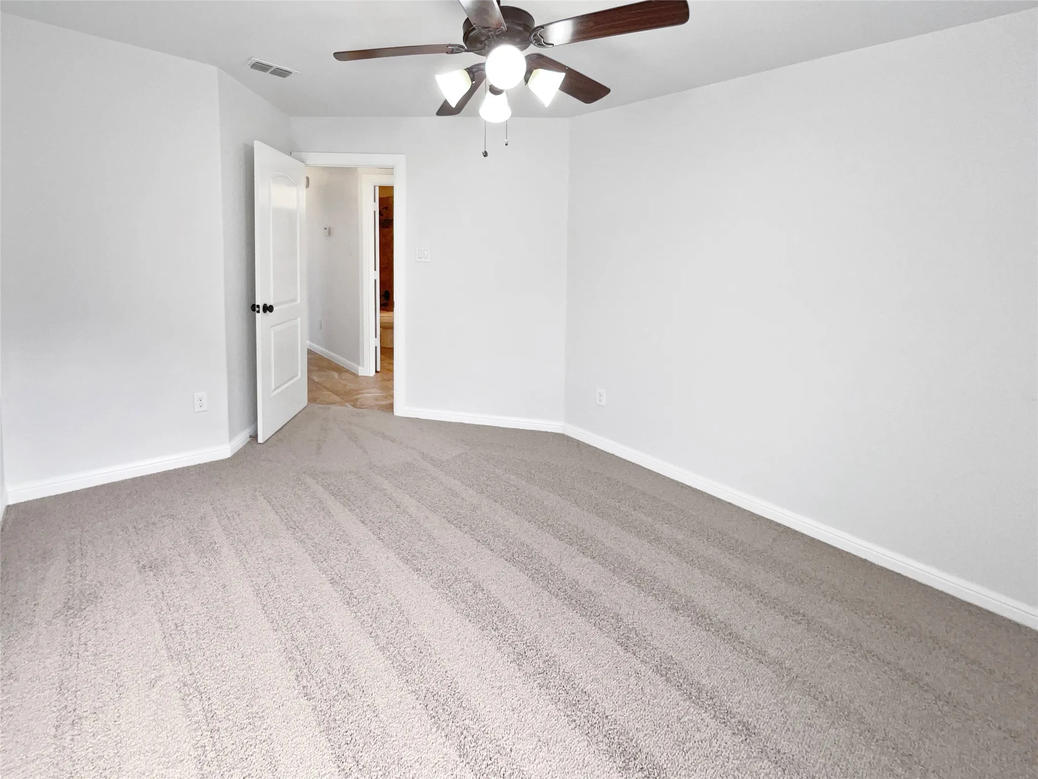 Single Family Residence For Sale in Ellis County , 112 Halifax Circle, Palmer, Texas 75152, 3 Bedroom, 2 Bathroom, 2 Garage spaces, 1,540 Sqft, built in 2016, mls#21345830, Real Estate Agent in Palmer, Homes For Sale in Ellis county, Homes For Sale in Palmer, Realtor in Palmer Texas, Real Estate Brokerage Independent Realty Texas, Luminita Cordes Realtor