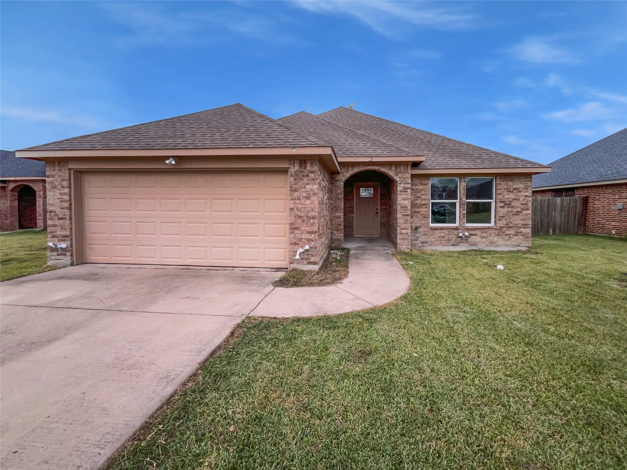 Single Family Residence For Sale in Ellis County , 112 Halifax Circle, Palmer, Texas 75152, 3 Bedroom, 2 Bathroom, 2 Garage spaces, 1,540 Sqft, built in 2016, mls#21345830, Real Estate Agent in Palmer, Homes For Sale in Ellis county, Homes For Sale in Palmer, Realtor in Palmer Texas, Real Estate Brokerage Independent Realty Texas, Luminita Cordes Realtor