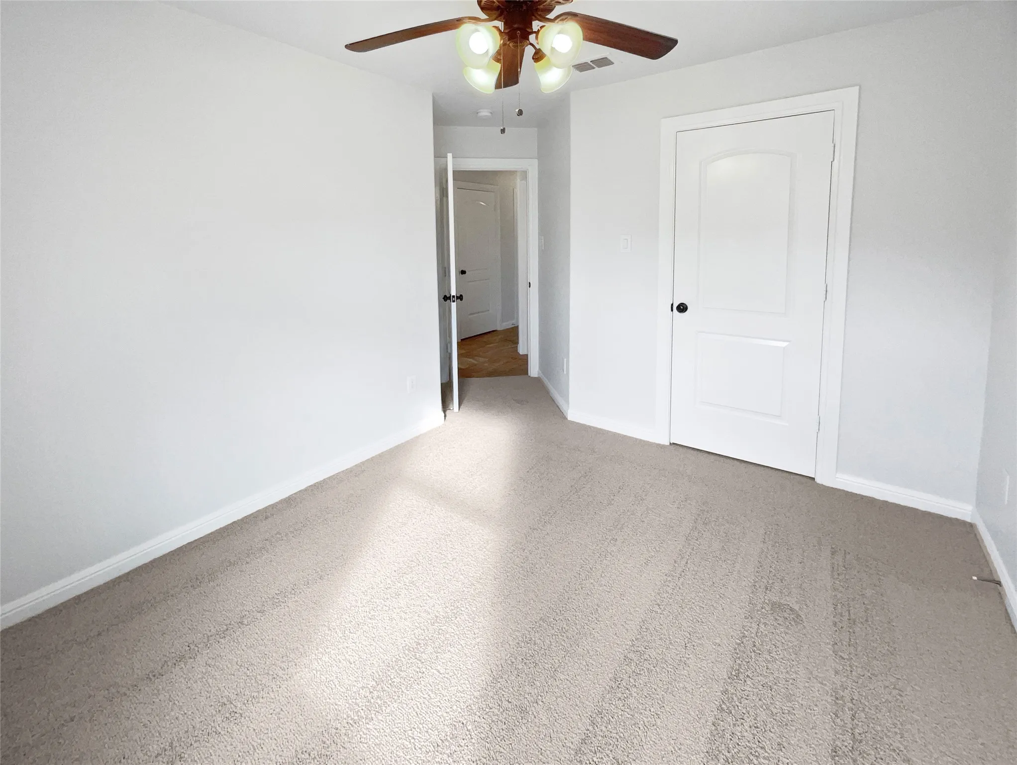 Single Family Residence For Sale in Ellis County , 112 Halifax Circle, Palmer, Texas 75152, 3 Bedroom, 2 Bathroom, 2 Garage spaces, 1,540 Sqft, built in 2016, mls#21345830, Real Estate Agent in Palmer, Homes For Sale in Ellis county, Homes For Sale in Palmer, Realtor in Palmer Texas, Real Estate Brokerage Independent Realty Texas, Luminita Cordes Realtor