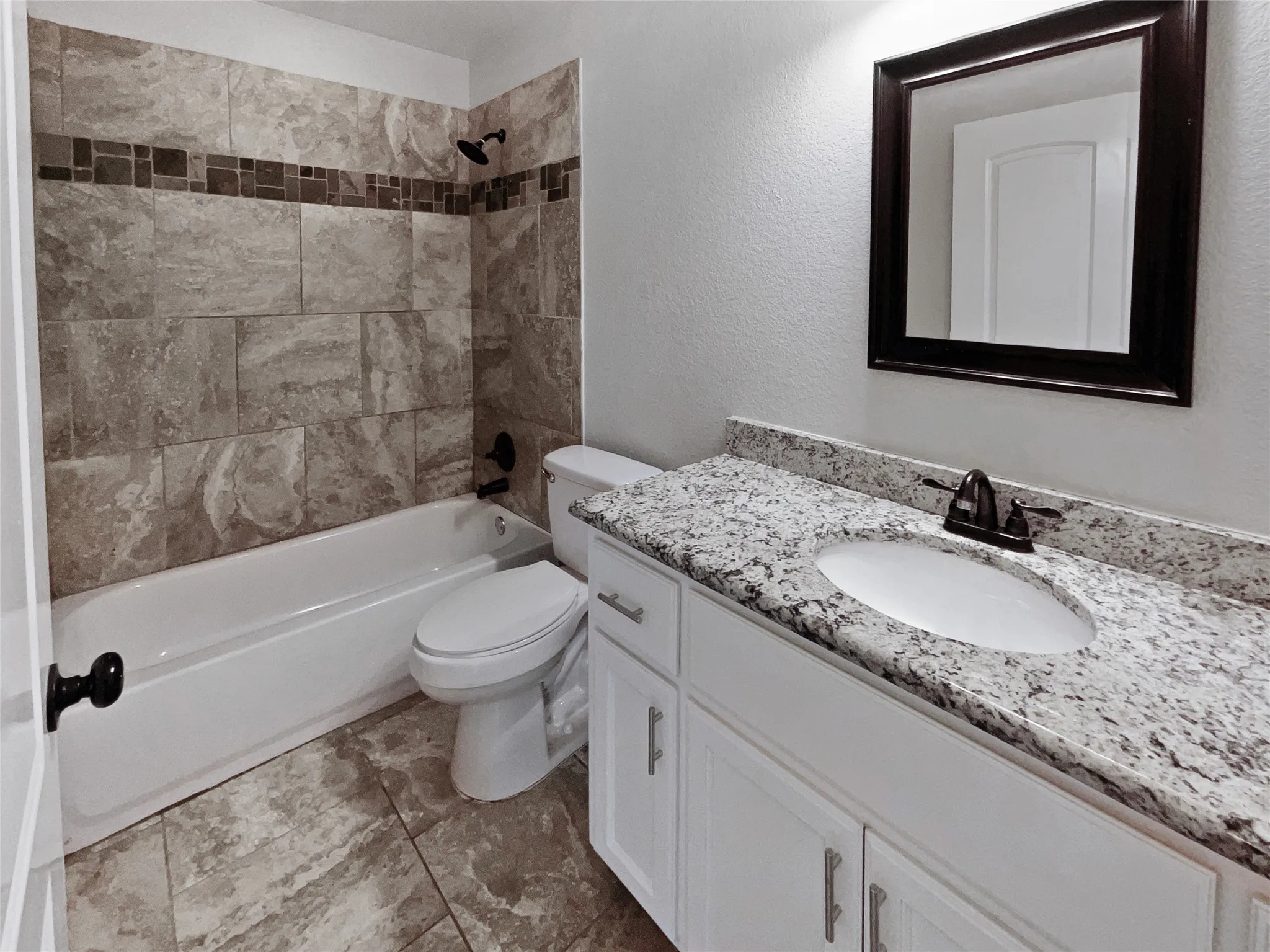 Single Family Residence For Sale in Ellis County , 112 Halifax Circle, Palmer, Texas 75152, 3 Bedroom, 2 Bathroom, 2 Garage spaces, 1,540 Sqft, built in 2016, mls#21345830, Real Estate Agent in Palmer, Homes For Sale in Ellis county, Homes For Sale in Palmer, Realtor in Palmer Texas, Real Estate Brokerage Independent Realty Texas, Luminita Cordes Realtor