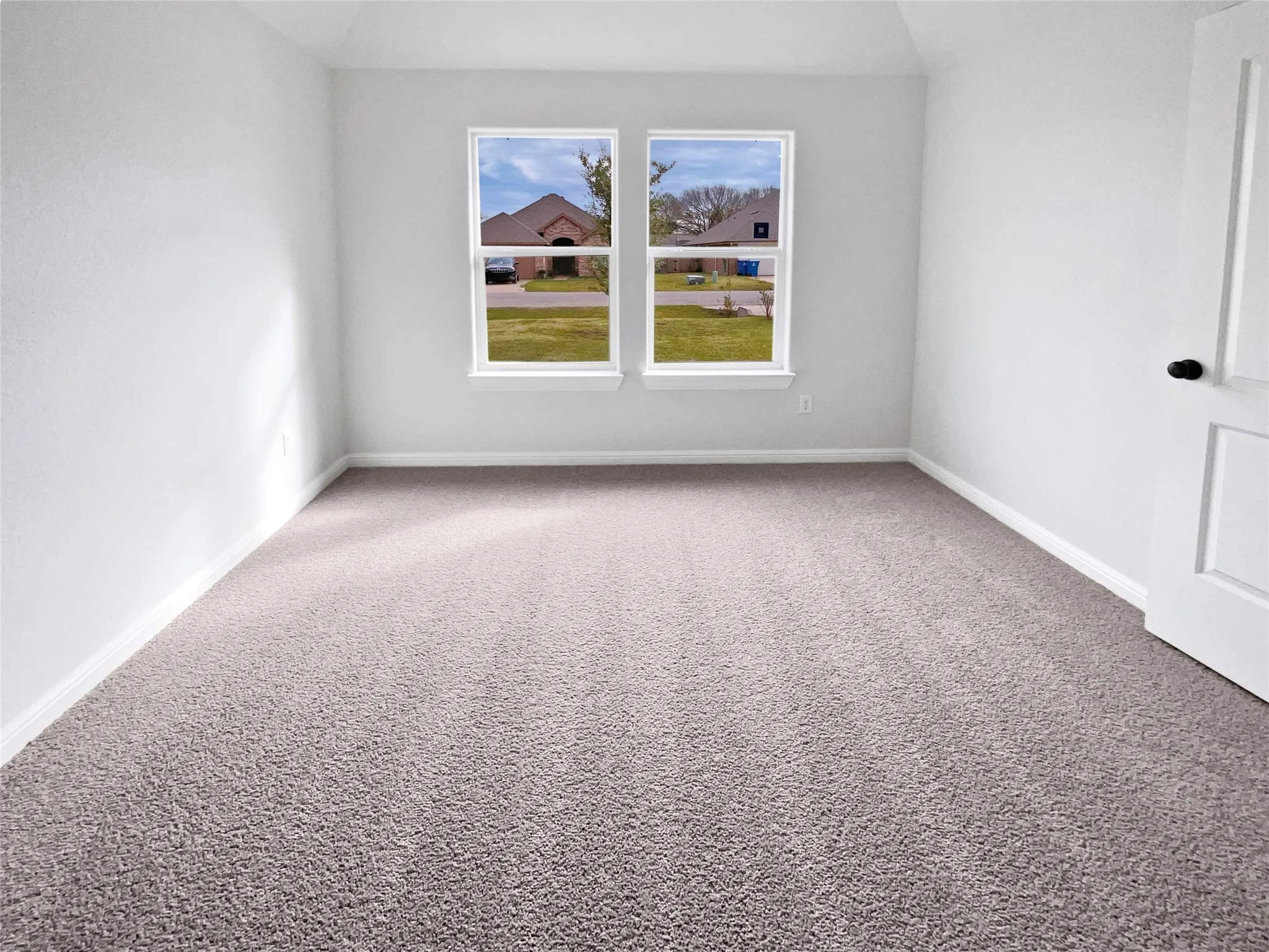 Single Family Residence For Sale in Ellis County , 112 Halifax Circle, Palmer, Texas 75152, 3 Bedroom, 2 Bathroom, 2 Garage spaces, 1,540 Sqft, built in 2016, mls#21345830, Real Estate Agent in Palmer, Homes For Sale in Ellis county, Homes For Sale in Palmer, Realtor in Palmer Texas, Real Estate Brokerage Independent Realty Texas, Luminita Cordes Realtor