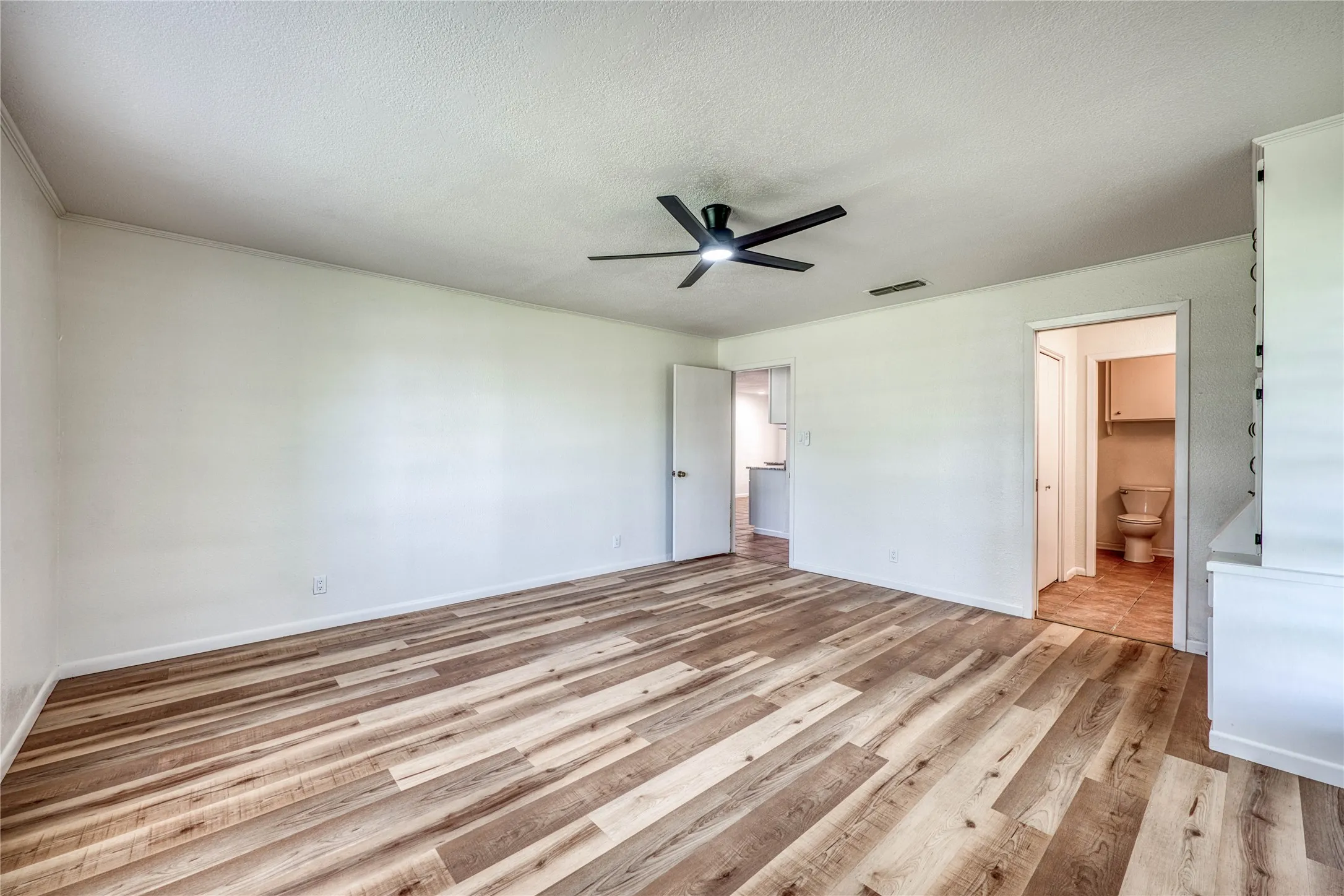 Single Family Residence For Sale in Comanche County , 320 County Road 401, Comanche, Texas 76442, 4 Bedroom, 3 Bathroom, Garage spaces, 2,692 Sqft, built in 1973, mls#21345833, Real Estate Agent in Comanche, Homes For Sale in Comanche county, Homes For Sale in Comanche, Realtor in Comanche Texas, Real Estate Brokerage Independent Realty Texas, Luminita Cordes Realtor