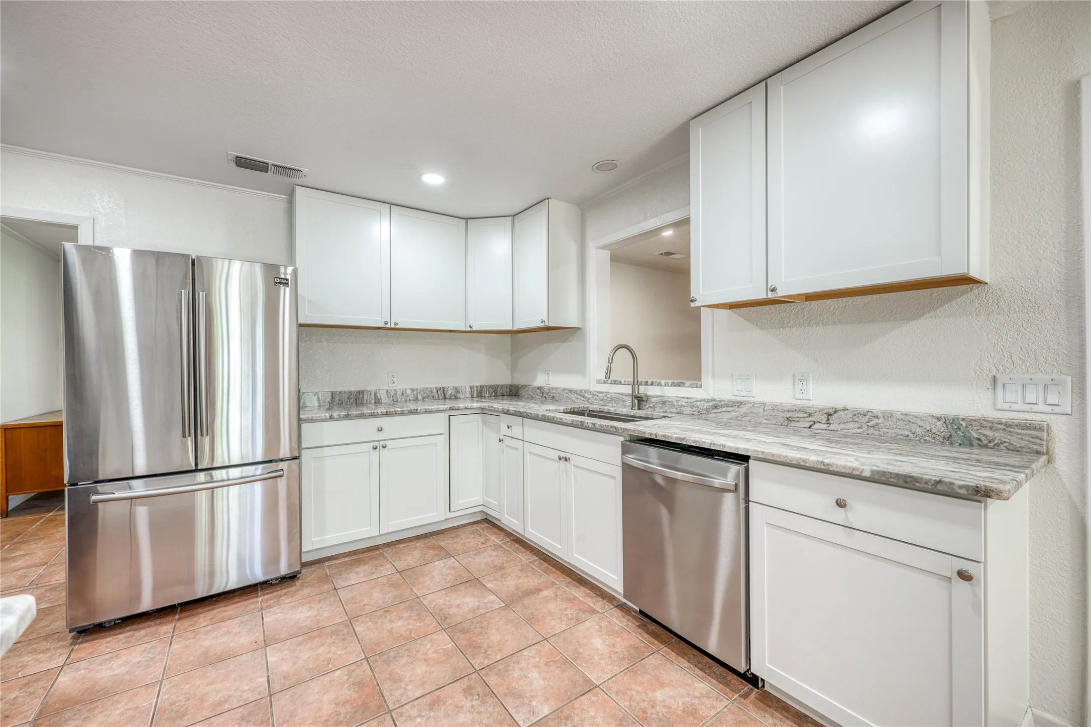 Single Family Residence For Sale in Comanche County , 320 County Road 401, Comanche, Texas 76442, 4 Bedroom, 3 Bathroom, Garage spaces, 2,692 Sqft, built in 1973, mls#21345833, Real Estate Agent in Comanche, Homes For Sale in Comanche county, Homes For Sale in Comanche, Realtor in Comanche Texas, Real Estate Brokerage Independent Realty Texas, Luminita Cordes Realtor