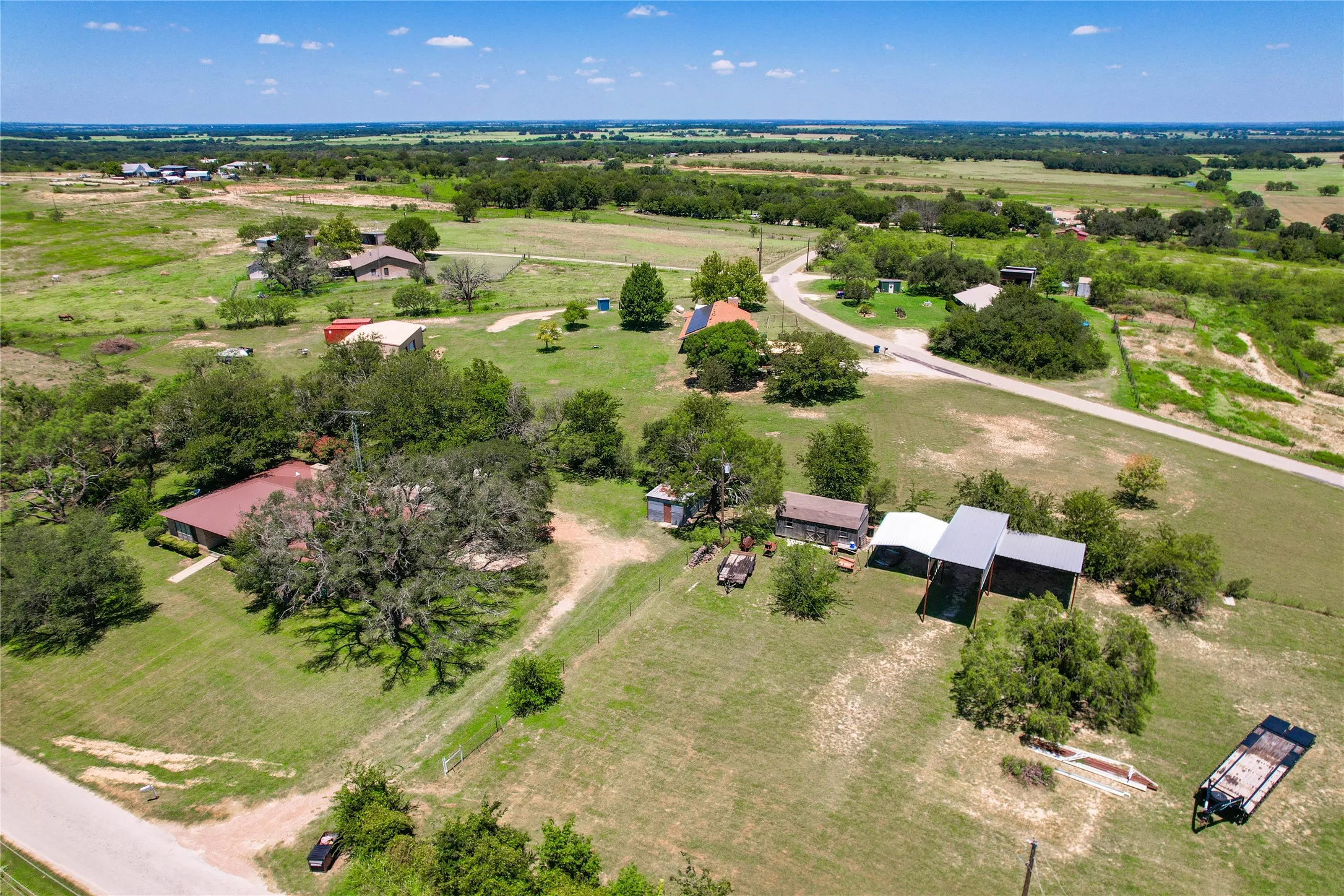Single Family Residence For Sale in Comanche County , 320 County Road 401, Comanche, Texas 76442, 4 Bedroom, 3 Bathroom, Garage spaces, 2,692 Sqft, built in 1973, mls#21345833, Real Estate Agent in Comanche, Homes For Sale in Comanche county, Homes For Sale in Comanche, Realtor in Comanche Texas, Real Estate Brokerage Independent Realty Texas, Luminita Cordes Realtor
