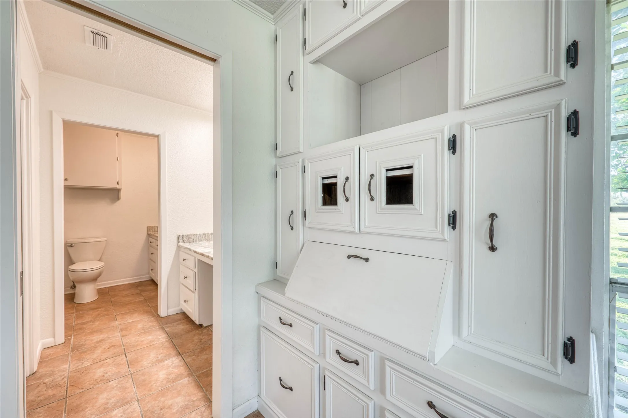 Single Family Residence For Sale in Comanche County , 320 County Road 401, Comanche, Texas 76442, 4 Bedroom, 3 Bathroom, Garage spaces, 2,692 Sqft, built in 1973, mls#21345833, Real Estate Agent in Comanche, Homes For Sale in Comanche county, Homes For Sale in Comanche, Realtor in Comanche Texas, Real Estate Brokerage Independent Realty Texas, Luminita Cordes Realtor