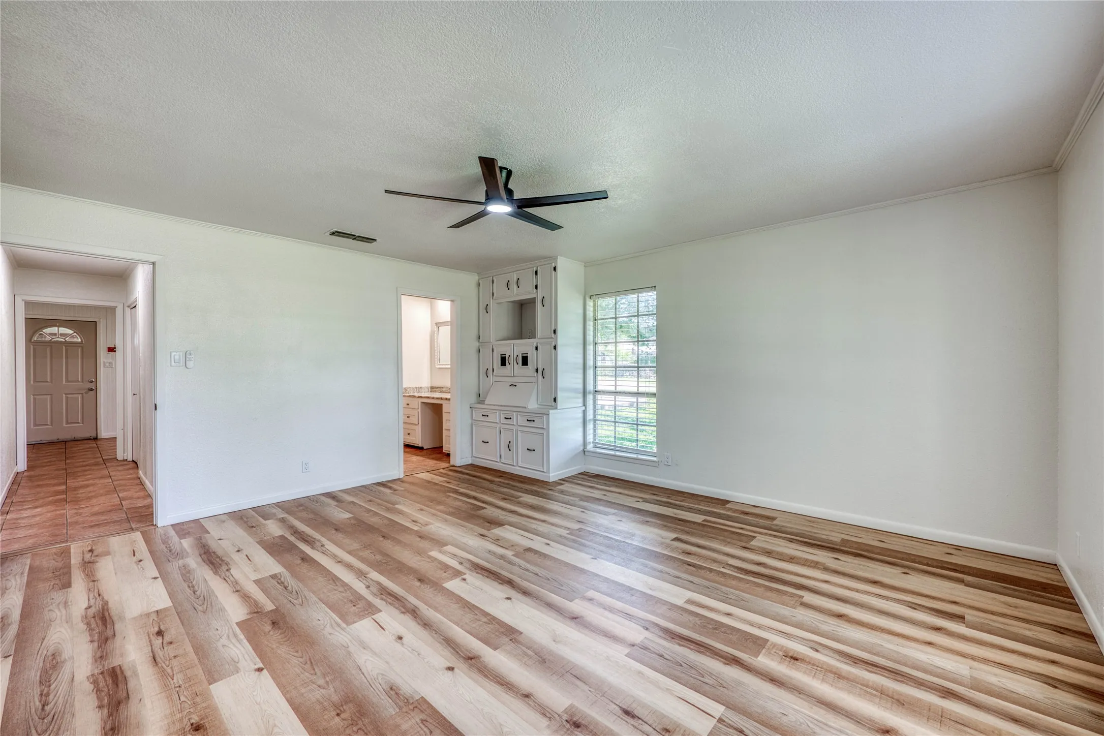 Single Family Residence For Sale in Comanche County , 320 County Road 401, Comanche, Texas 76442, 4 Bedroom, 3 Bathroom, Garage spaces, 2,692 Sqft, built in 1973, mls#21345833, Real Estate Agent in Comanche, Homes For Sale in Comanche county, Homes For Sale in Comanche, Realtor in Comanche Texas, Real Estate Brokerage Independent Realty Texas, Luminita Cordes Realtor