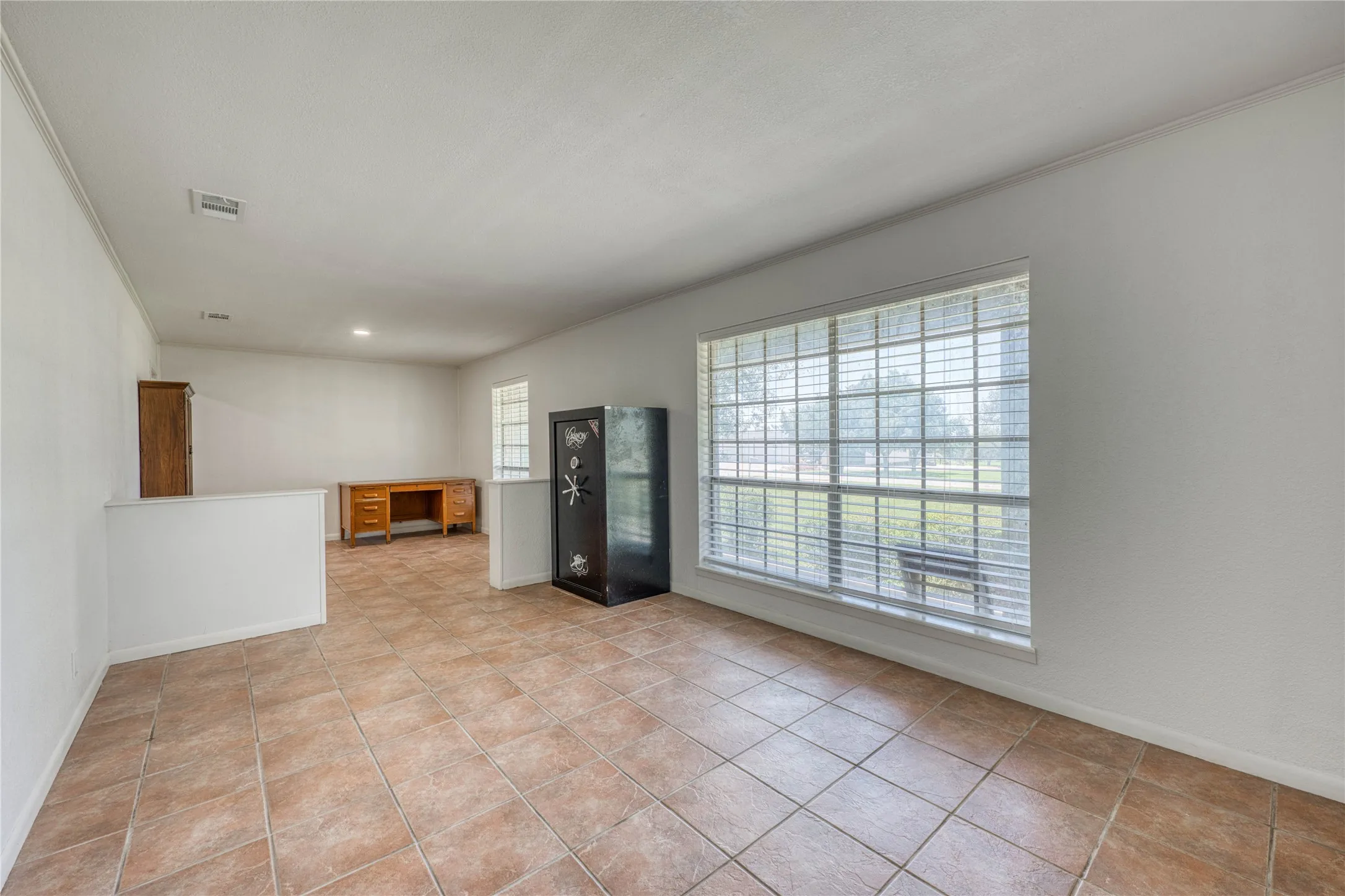 Single Family Residence For Sale in Comanche County , 320 County Road 401, Comanche, Texas 76442, 4 Bedroom, 3 Bathroom, Garage spaces, 2,692 Sqft, built in 1973, mls#21345833, Real Estate Agent in Comanche, Homes For Sale in Comanche county, Homes For Sale in Comanche, Realtor in Comanche Texas, Real Estate Brokerage Independent Realty Texas, Luminita Cordes Realtor
