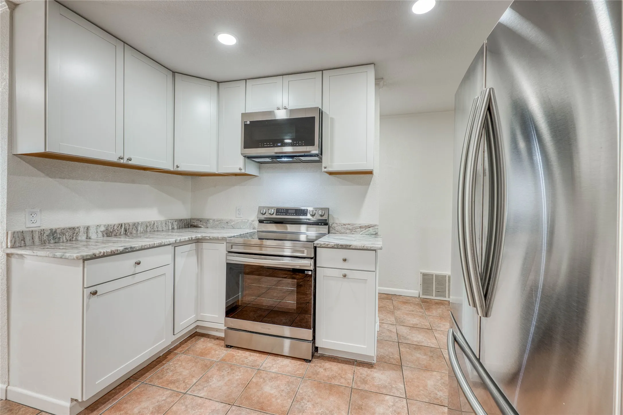 Single Family Residence For Sale in Comanche County , 320 County Road 401, Comanche, Texas 76442, 4 Bedroom, 3 Bathroom, Garage spaces, 2,692 Sqft, built in 1973, mls#21345833, Real Estate Agent in Comanche, Homes For Sale in Comanche county, Homes For Sale in Comanche, Realtor in Comanche Texas, Real Estate Brokerage Independent Realty Texas, Luminita Cordes Realtor