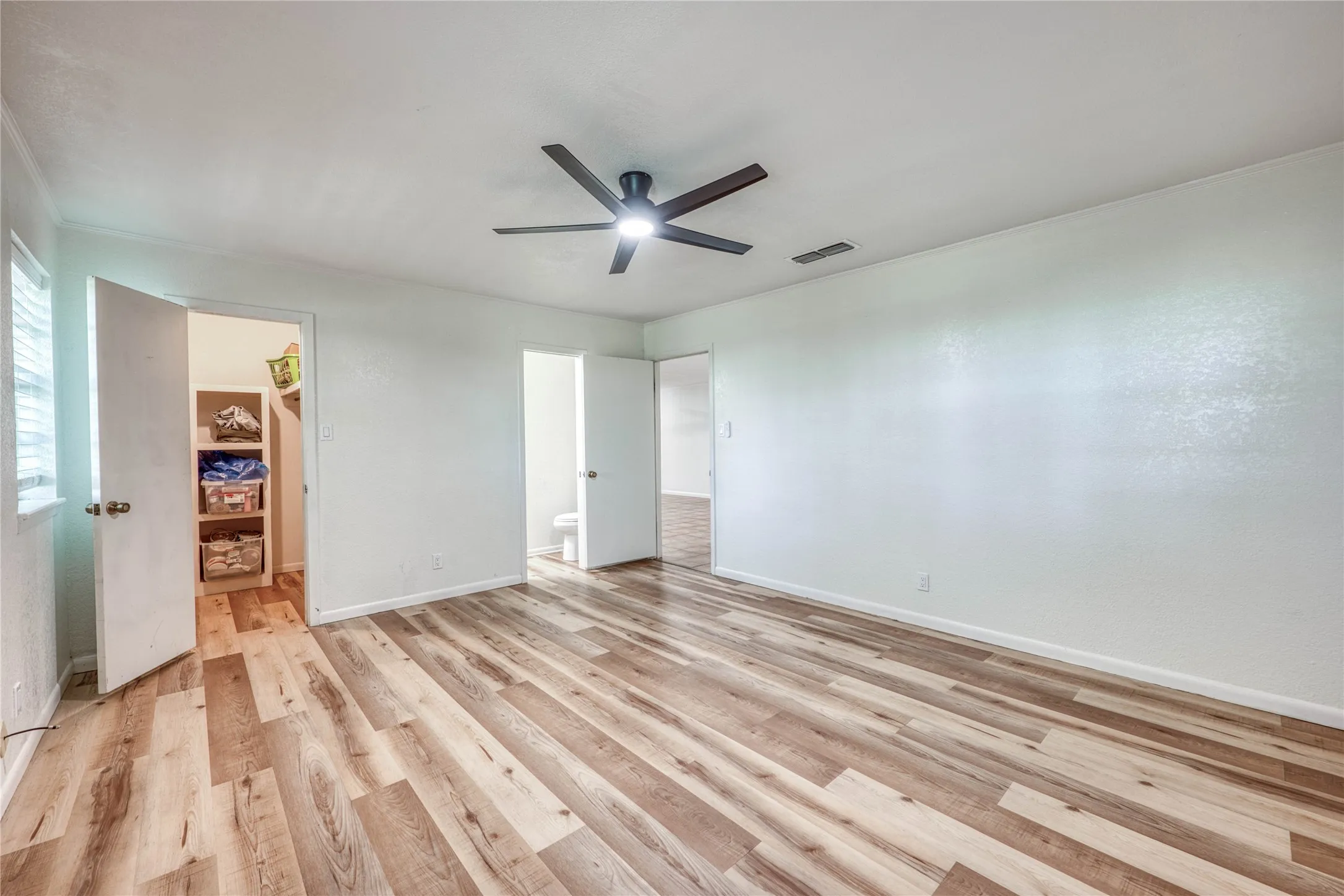 Single Family Residence For Sale in Comanche County , 320 County Road 401, Comanche, Texas 76442, 4 Bedroom, 3 Bathroom, Garage spaces, 2,692 Sqft, built in 1973, mls#21345833, Real Estate Agent in Comanche, Homes For Sale in Comanche county, Homes For Sale in Comanche, Realtor in Comanche Texas, Real Estate Brokerage Independent Realty Texas, Luminita Cordes Realtor