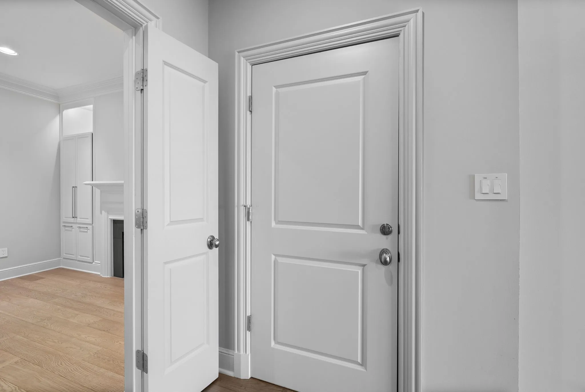 Condominium For Sale in Dallas County , 4240 Prescott Avenue 8B, Dallas, Texas 75219, 2 Bedroom, 3 Bathroom, 2 Garage spaces, 2,293 Sqft, built in 2004, mls#21337228, Real Estate Agent in Dallas, Homes For Sale in Dallas county, Homes For Sale in Dallas, Realtor in Dallas Texas, Real Estate Brokerage Independent Realty Texas, Luminita Cordes Realtor