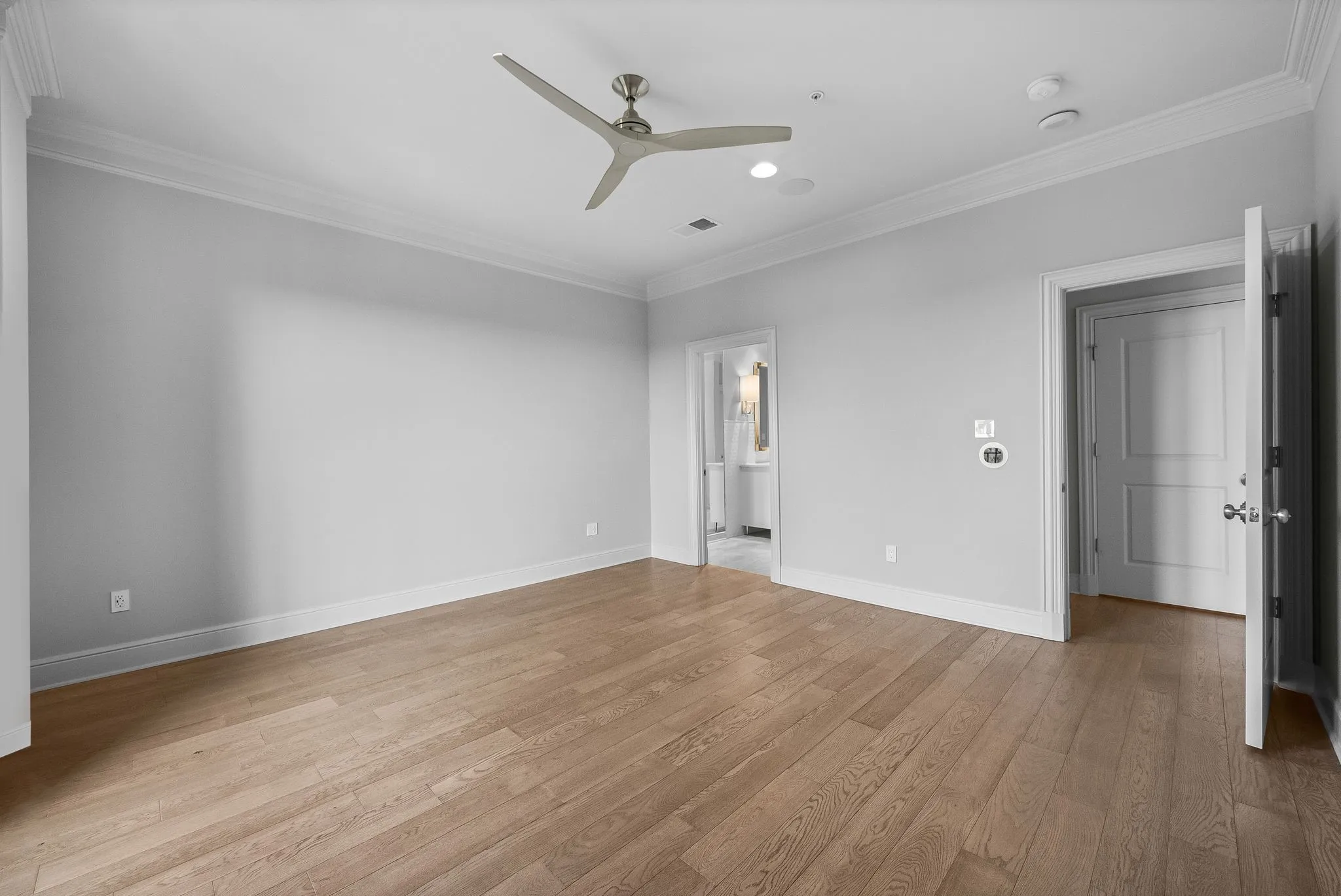 Condominium For Sale in Dallas County , 4240 Prescott Avenue 8B, Dallas, Texas 75219, 2 Bedroom, 3 Bathroom, 2 Garage spaces, 2,293 Sqft, built in 2004, mls#21337228, Real Estate Agent in Dallas, Homes For Sale in Dallas county, Homes For Sale in Dallas, Realtor in Dallas Texas, Real Estate Brokerage Independent Realty Texas, Luminita Cordes Realtor