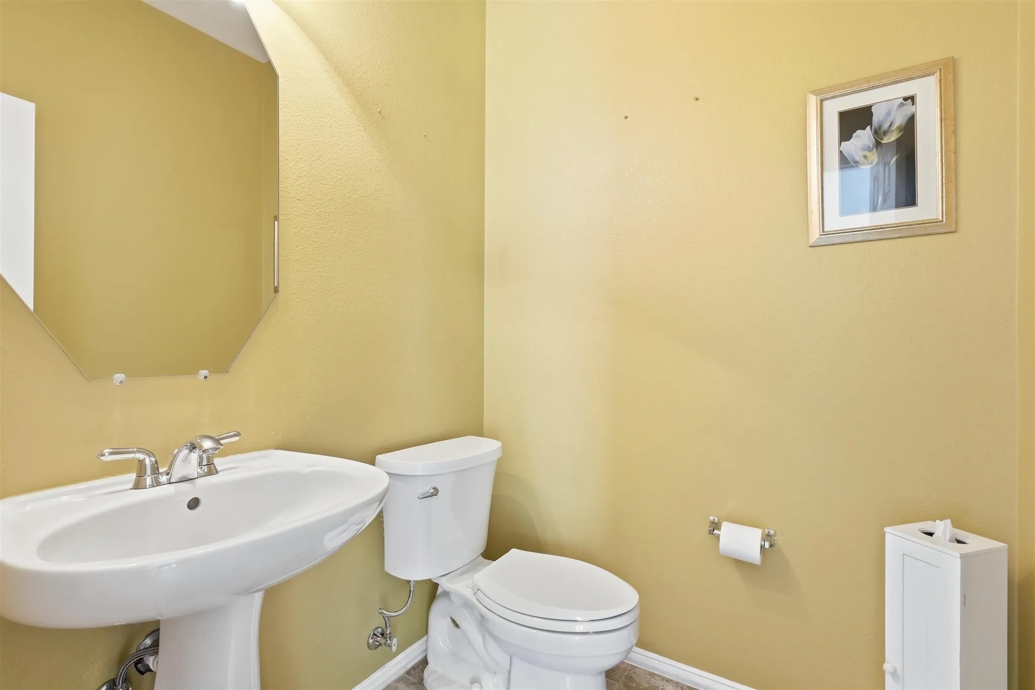 Single Family Residence For Sale in Denton County , 119 Dogwood Trail, Shady Shores, Texas 76208, 4 Bedroom, 3 Bathroom, 2 Garage spaces, 2,719 Sqft, built in 2003, mls#21331485, Real Estate Agent in Shady Shores, Homes For Sale in Denton county, Homes For Sale in Shady Shores, Realtor in Shady Shores Texas, Real Estate Brokerage Independent Realty Texas, Luminita Cordes Realtor