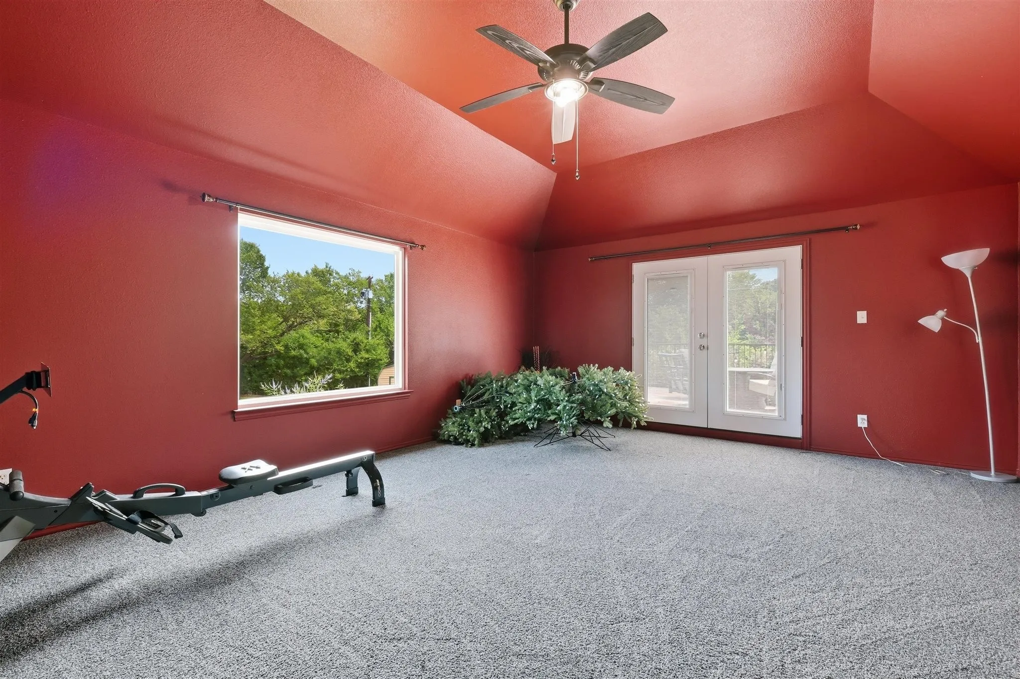 Single Family Residence For Sale in Denton County , 119 Dogwood Trail, Shady Shores, Texas 76208, 4 Bedroom, 3 Bathroom, 2 Garage spaces, 2,719 Sqft, built in 2003, mls#21331485, Real Estate Agent in Shady Shores, Homes For Sale in Denton county, Homes For Sale in Shady Shores, Realtor in Shady Shores Texas, Real Estate Brokerage Independent Realty Texas, Luminita Cordes Realtor
