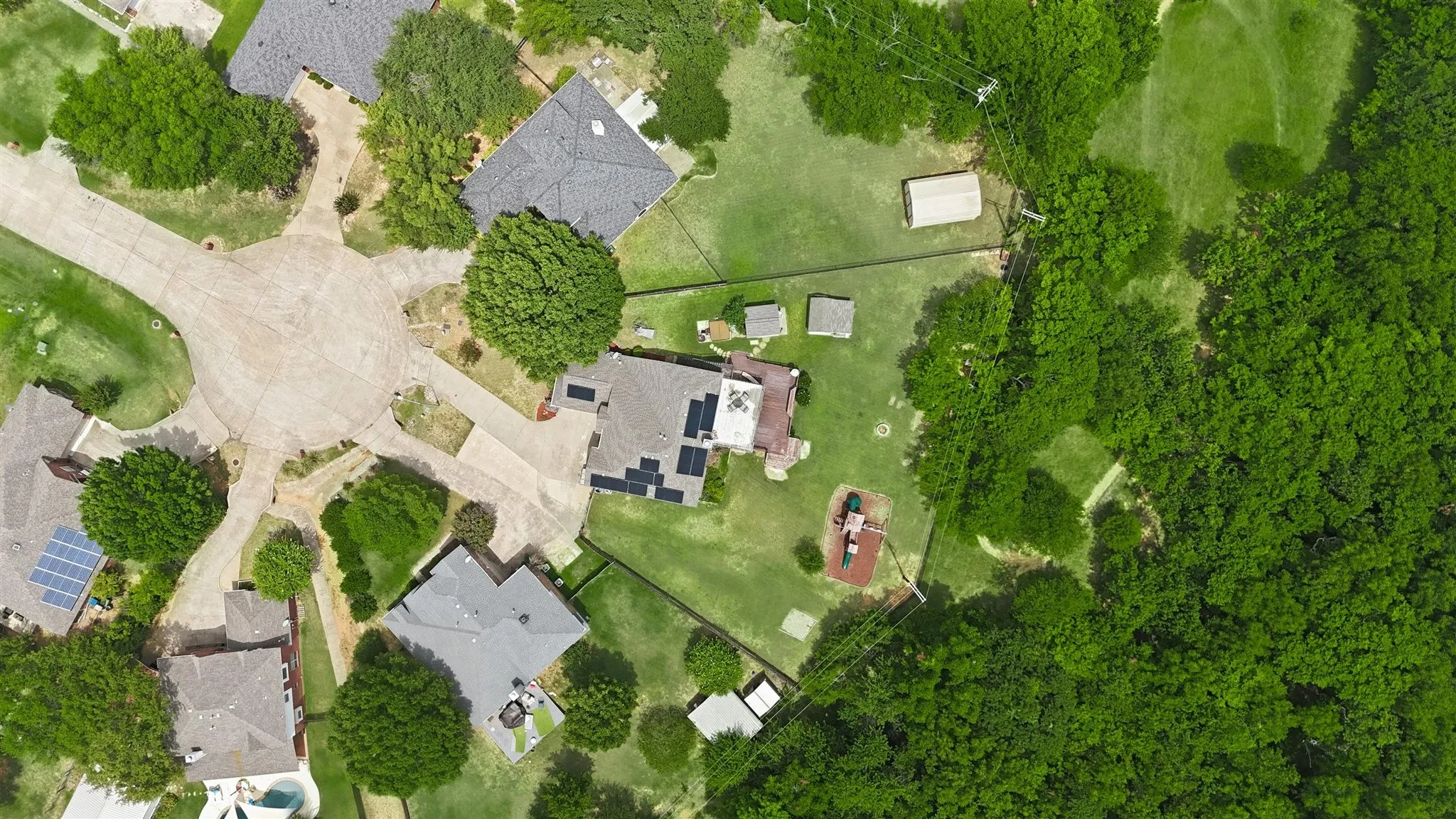 Single Family Residence For Sale in Denton County , 119 Dogwood Trail, Shady Shores, Texas 76208, 4 Bedroom, 3 Bathroom, 2 Garage spaces, 2,719 Sqft, built in 2003, mls#21331485, Real Estate Agent in Shady Shores, Homes For Sale in Denton county, Homes For Sale in Shady Shores, Realtor in Shady Shores Texas, Real Estate Brokerage Independent Realty Texas, Luminita Cordes Realtor