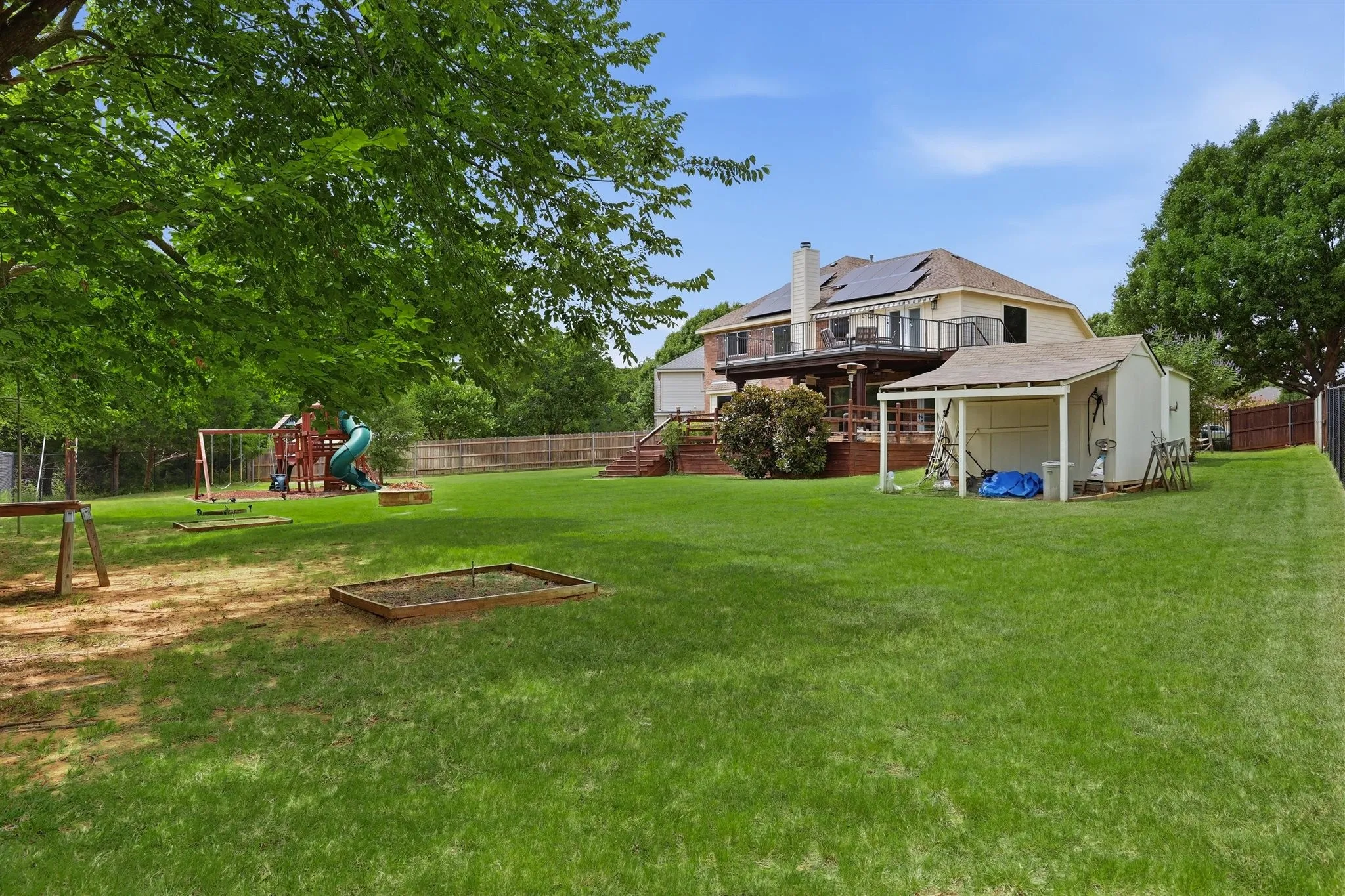 Single Family Residence For Sale in Denton County , 119 Dogwood Trail, Shady Shores, Texas 76208, 4 Bedroom, 3 Bathroom, 2 Garage spaces, 2,719 Sqft, built in 2003, mls#21331485, Real Estate Agent in Shady Shores, Homes For Sale in Denton county, Homes For Sale in Shady Shores, Realtor in Shady Shores Texas, Real Estate Brokerage Independent Realty Texas, Luminita Cordes Realtor