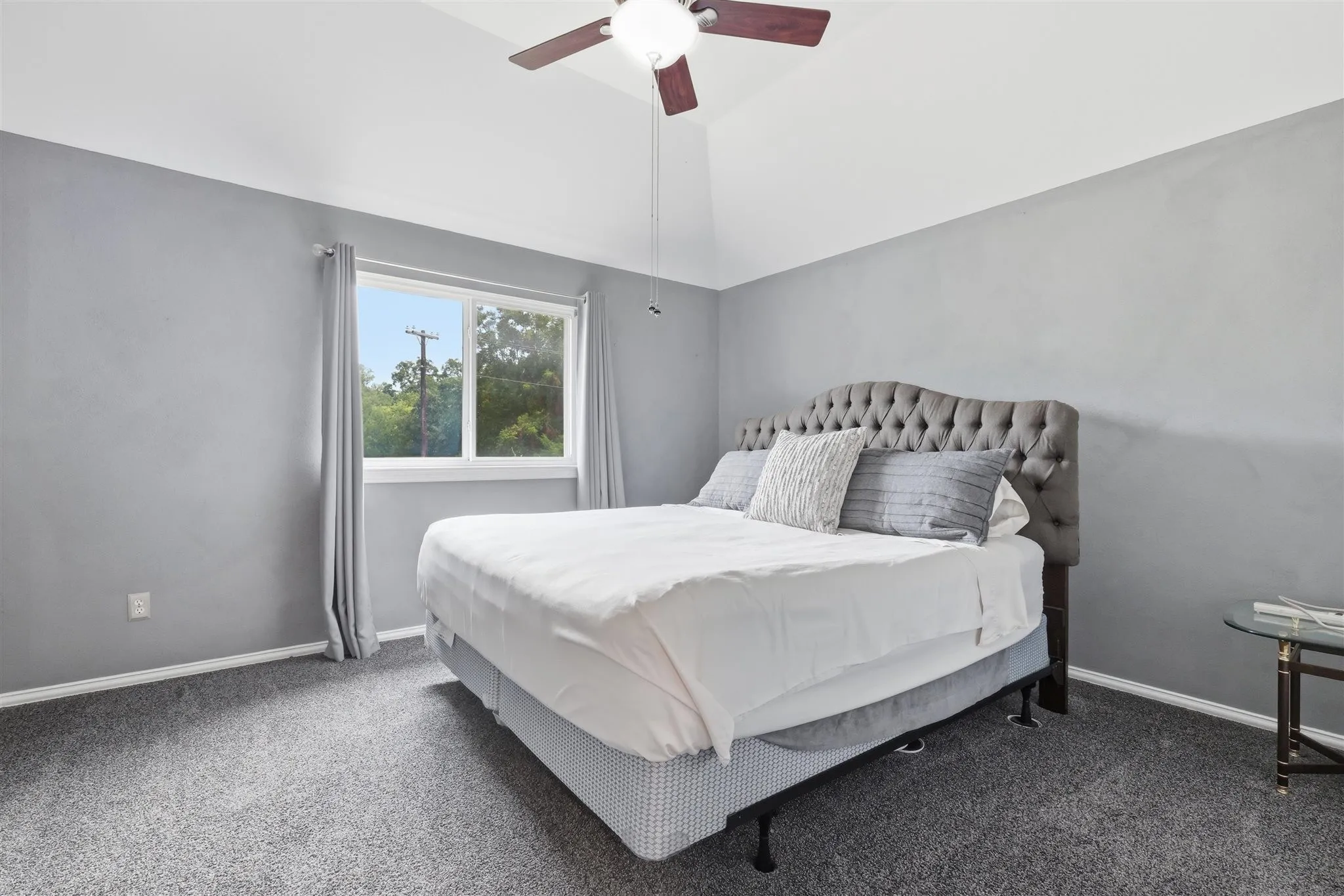 Single Family Residence For Sale in Denton County , 119 Dogwood Trail, Shady Shores, Texas 76208, 4 Bedroom, 3 Bathroom, 2 Garage spaces, 2,719 Sqft, built in 2003, mls#21331485, Real Estate Agent in Shady Shores, Homes For Sale in Denton county, Homes For Sale in Shady Shores, Realtor in Shady Shores Texas, Real Estate Brokerage Independent Realty Texas, Luminita Cordes Realtor