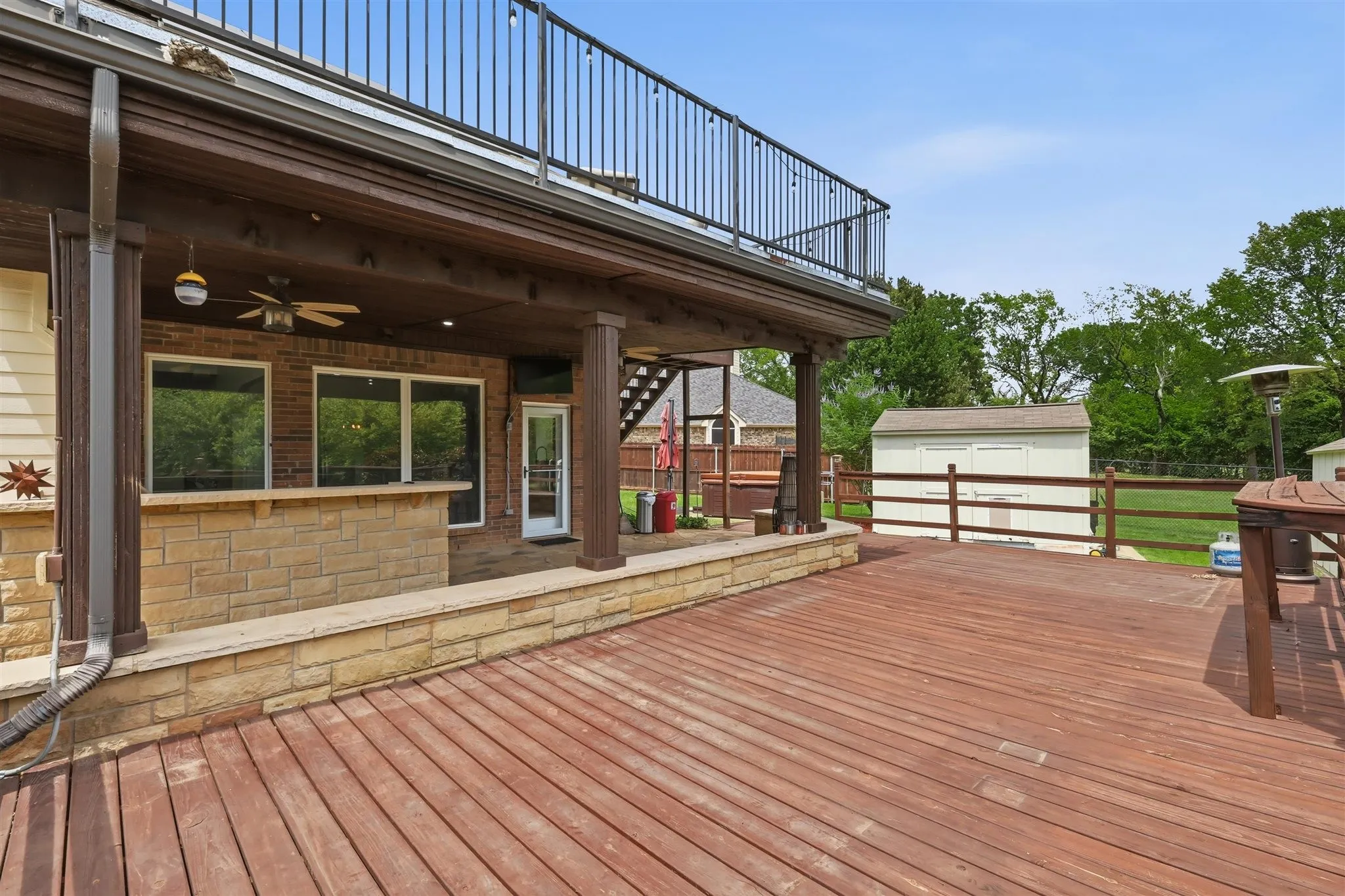 Single Family Residence For Sale in Denton County , 119 Dogwood Trail, Shady Shores, Texas 76208, 4 Bedroom, 3 Bathroom, 2 Garage spaces, 2,719 Sqft, built in 2003, mls#21331485, Real Estate Agent in Shady Shores, Homes For Sale in Denton county, Homes For Sale in Shady Shores, Realtor in Shady Shores Texas, Real Estate Brokerage Independent Realty Texas, Luminita Cordes Realtor